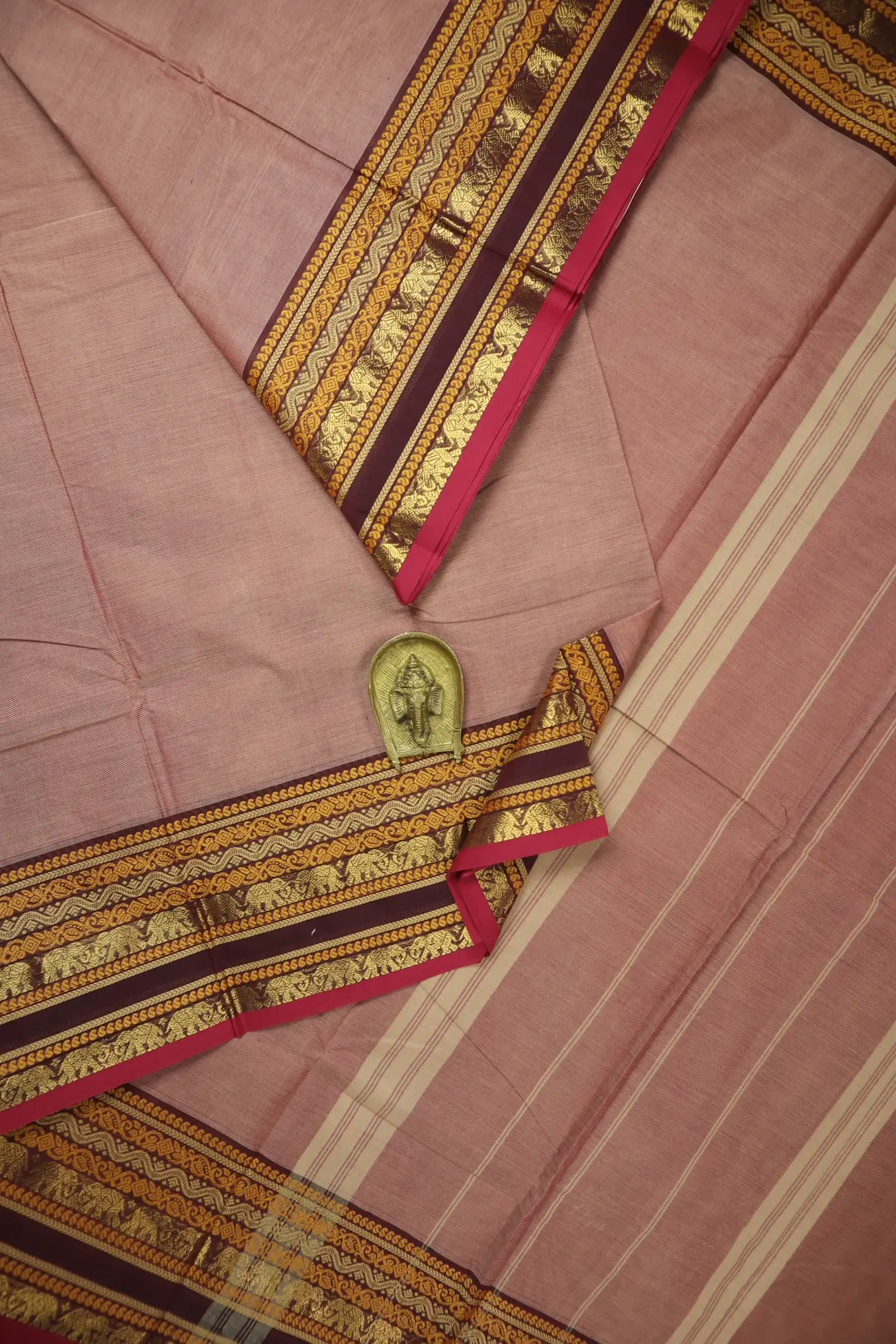 pale-violet-red-elephant-grand-chettinad-saree-gc002414-a