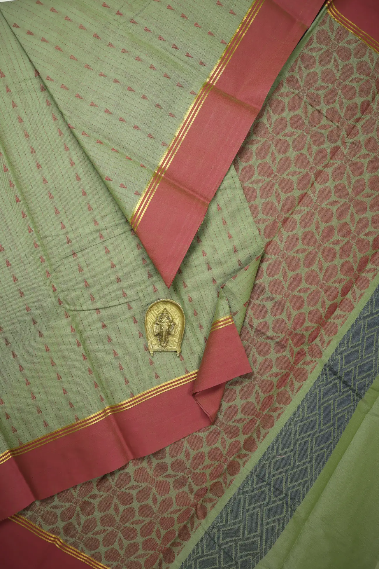 pista-green-vertical-stripes-coimbatore-cotton-saree-cbe000387-a