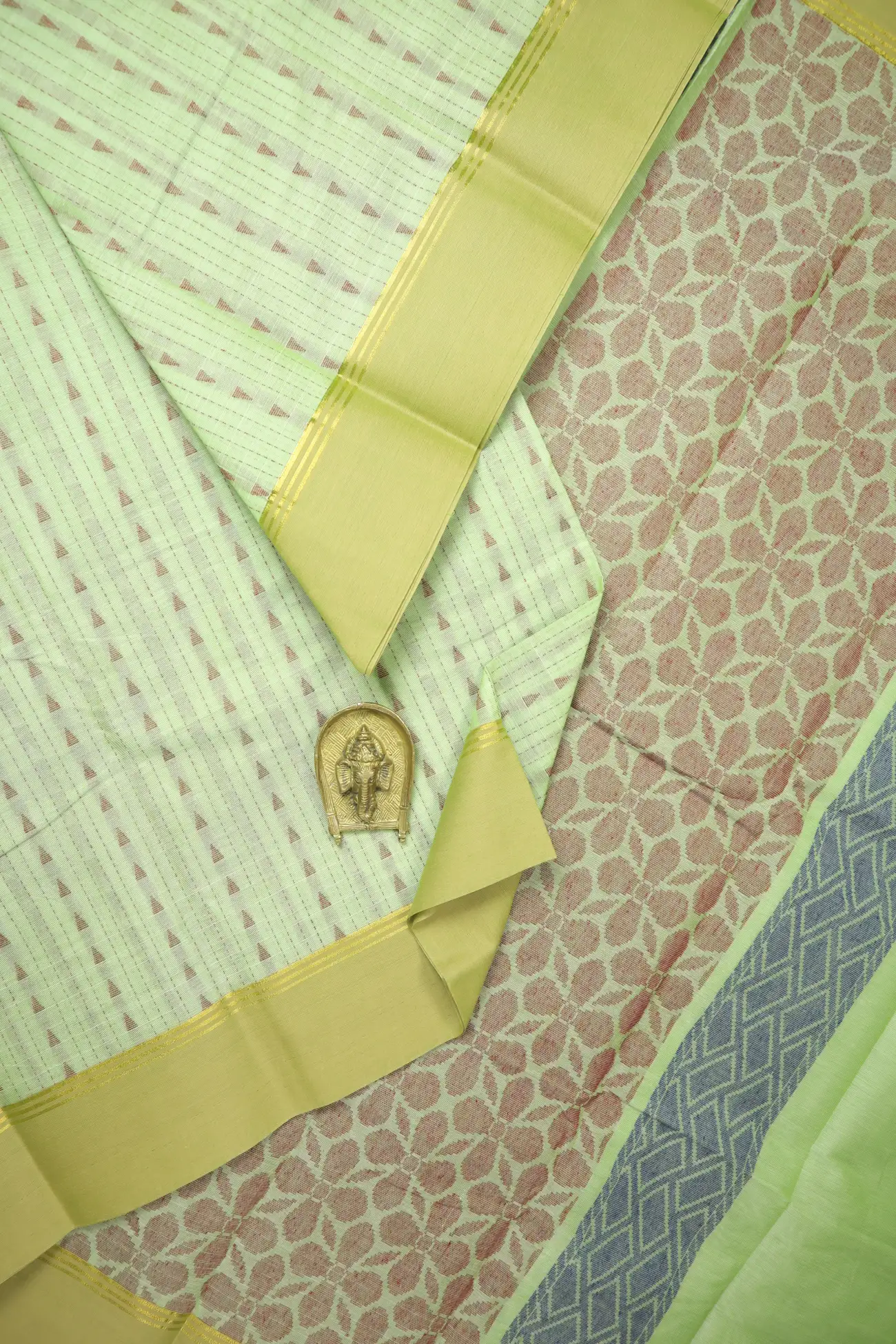 pista-green-vertical-stripes-coimbatore-cotton-saree-cbe000385-a