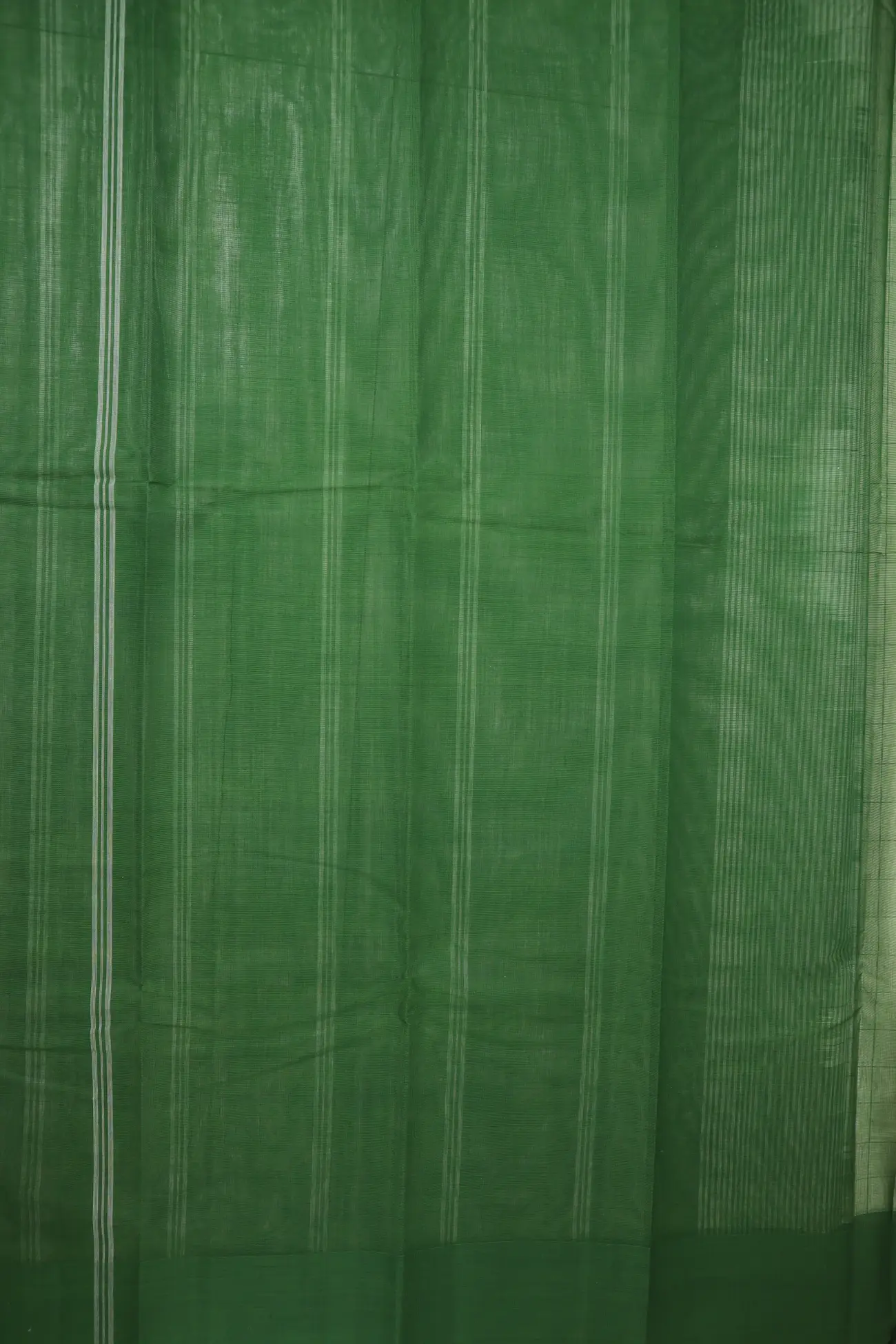 white-checked-coimbatore-cotton-saree-cbe000401-d