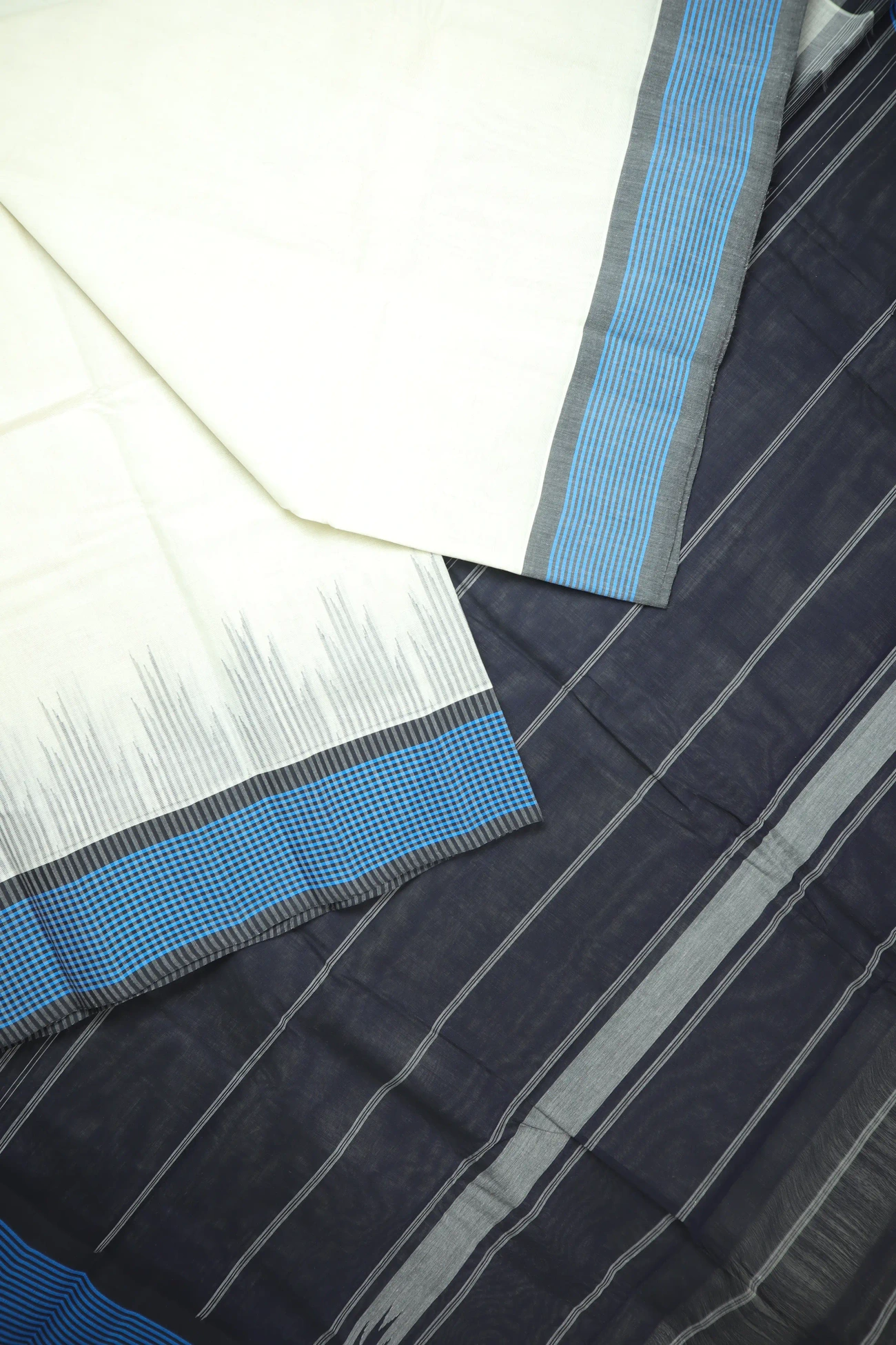 off-white-thalampoo-reku-coimbatore-cotton-saree-cbe000446-b