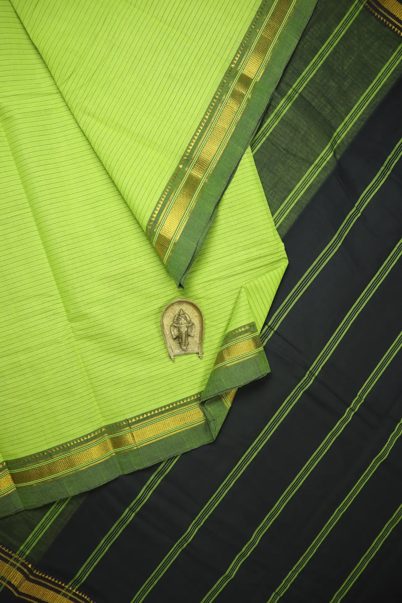 green-horizontal-stripes-coimbatore-cotton-saree-cbe000438-a