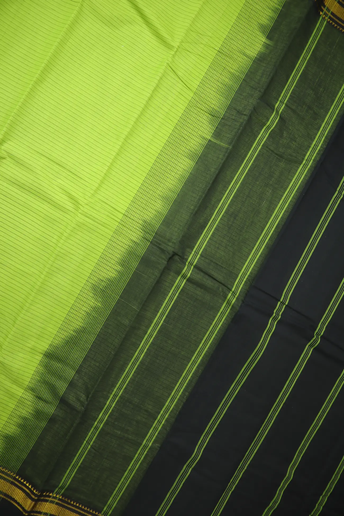 green-horizontal-stripes-coimbatore-cotton-saree-cbe000438-c