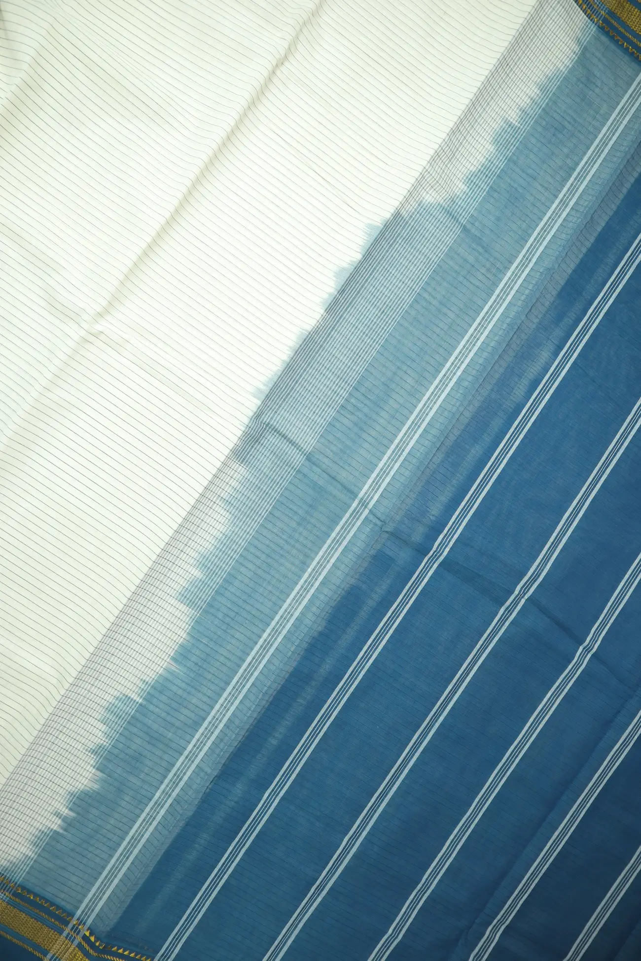 white-horizontal-stripes-coimbatore-cotton-saree-cbe000437-c