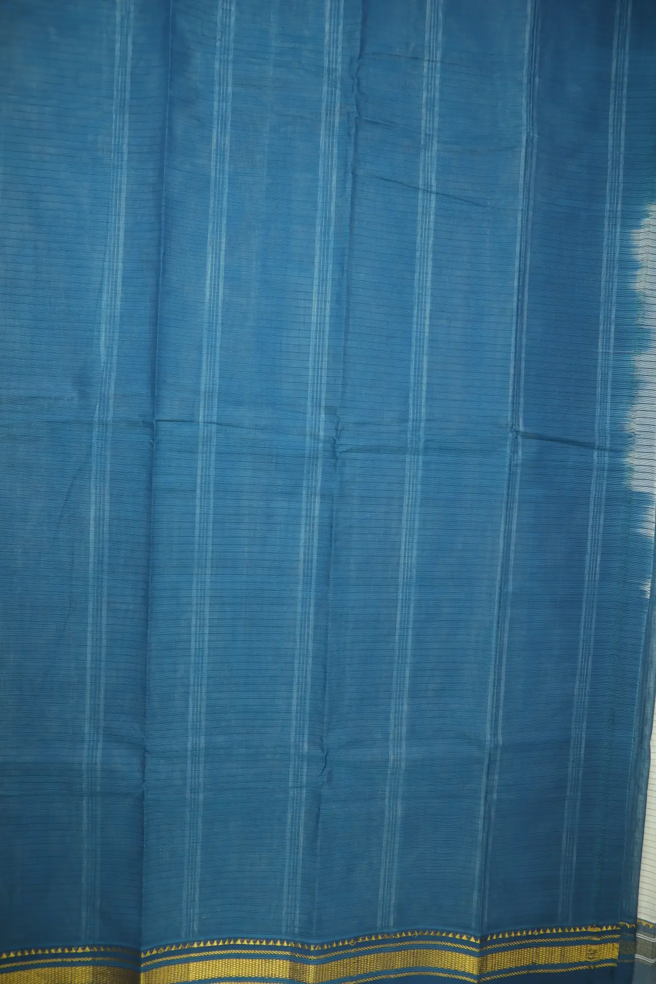 white-horizontal-stripes-coimbatore-cotton-saree-cbe000437-d