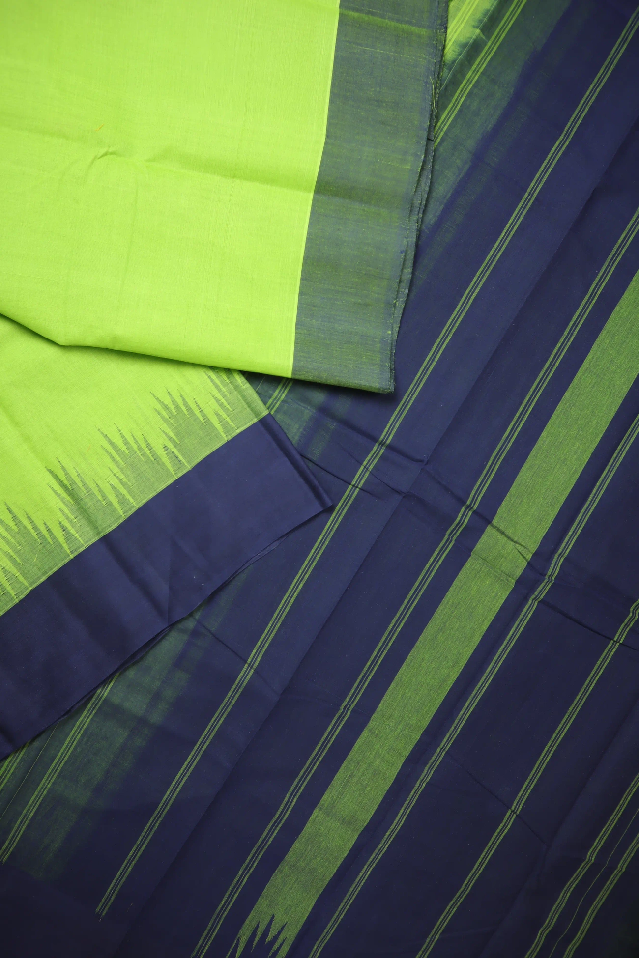 light-green-thalampoo-reku-coimbatore-cotton-saree-cbe000452-b