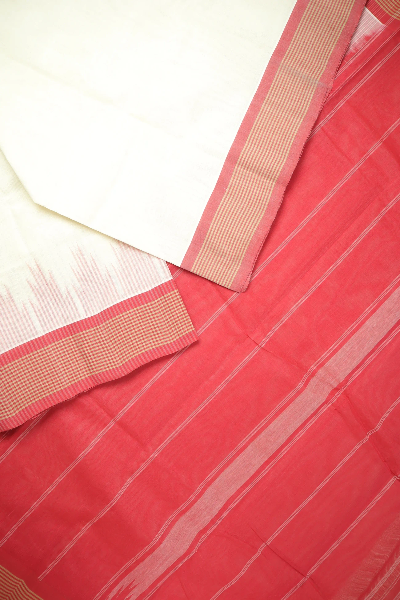 off-white-thalampoo-reku-coimbatore-cotton-saree-cbe000444-b