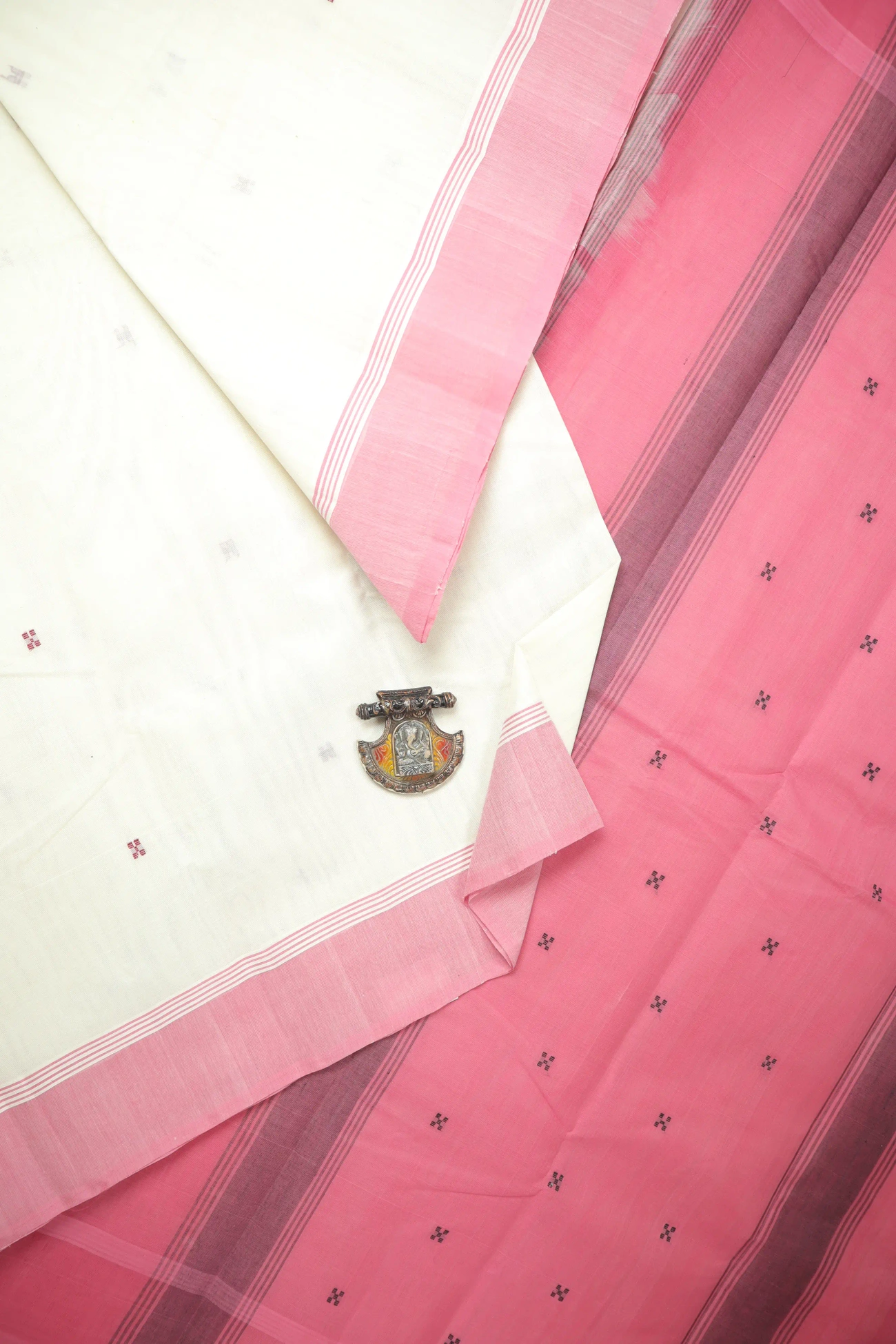 white-buttas-coimbatore-cotton-saree-cbe000425-a