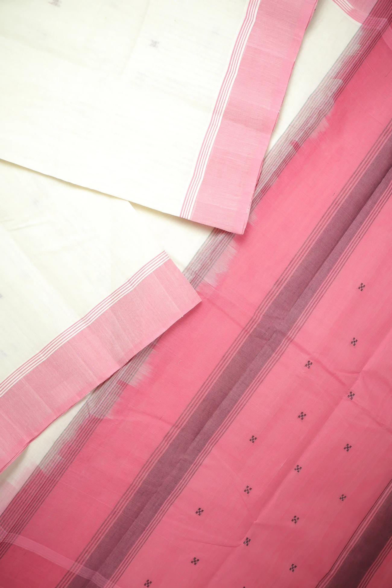 white-buttas-coimbatore-cotton-saree-cbe000425-b