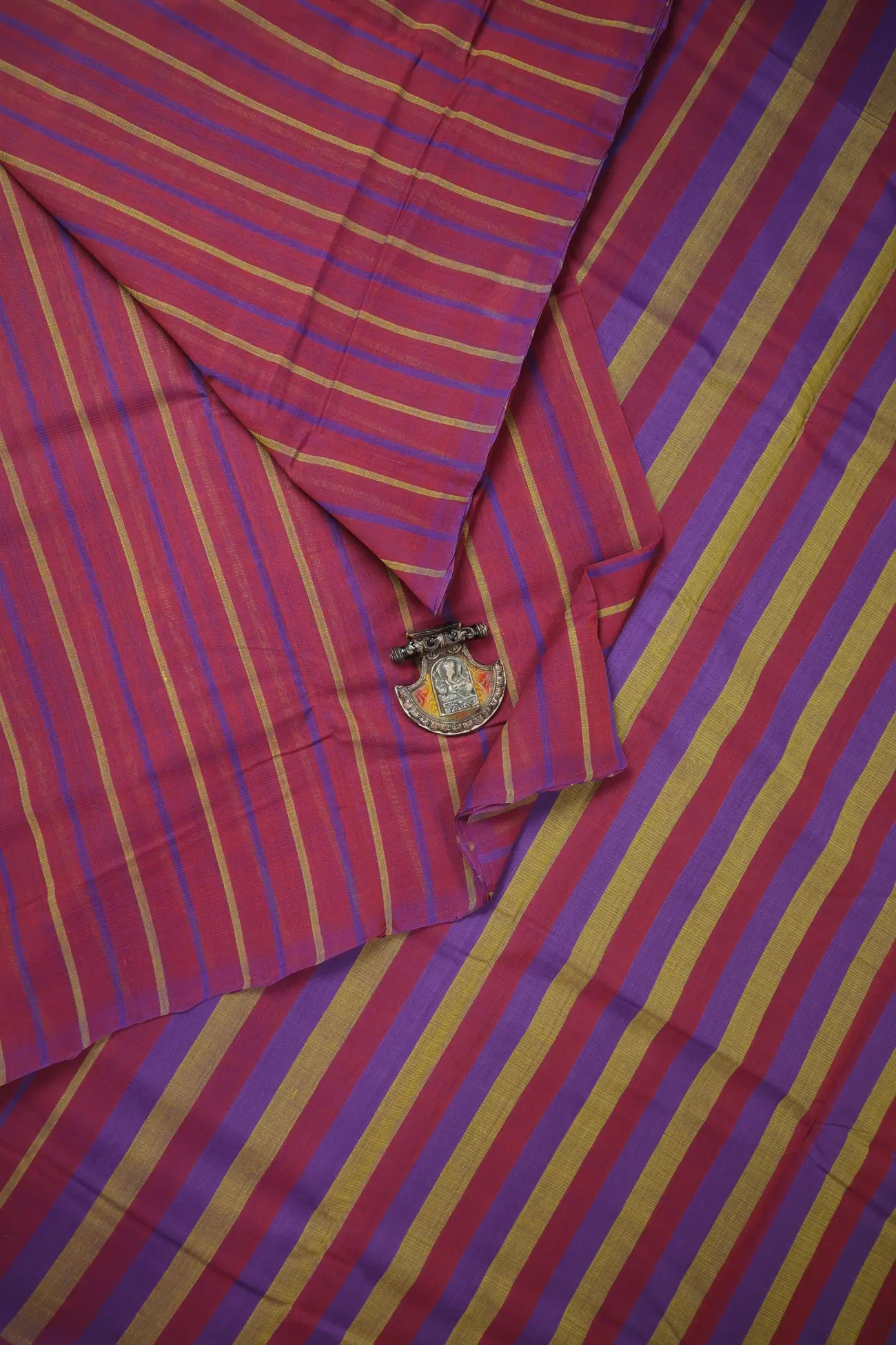 maroon-vertical-stripes-mangalagiri-saree-ml002792-a
