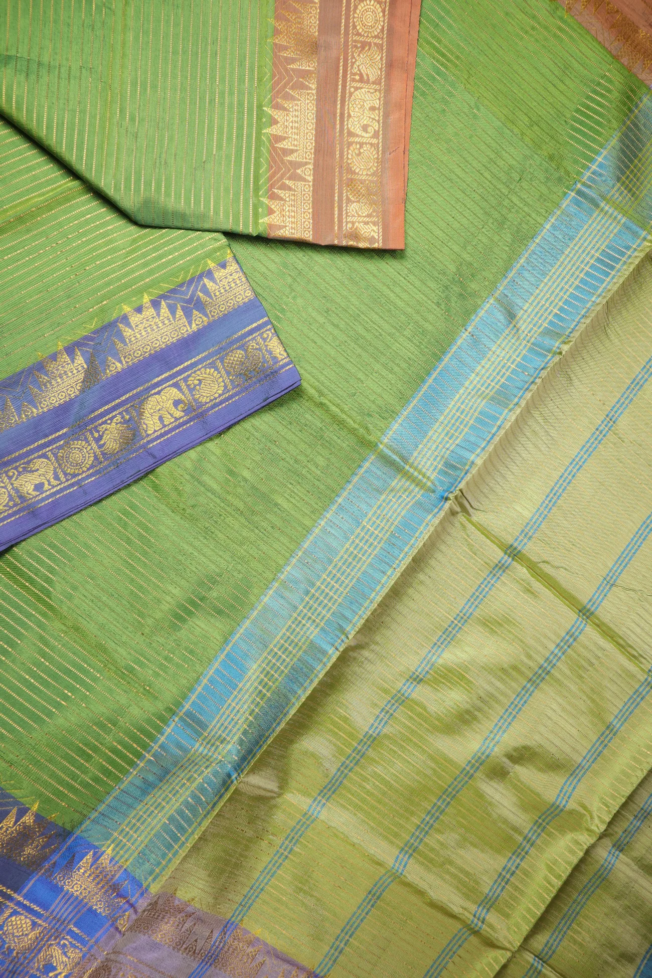 green-vaira-oosi-diamond-needle-banana-pith-saree-bps000542-b