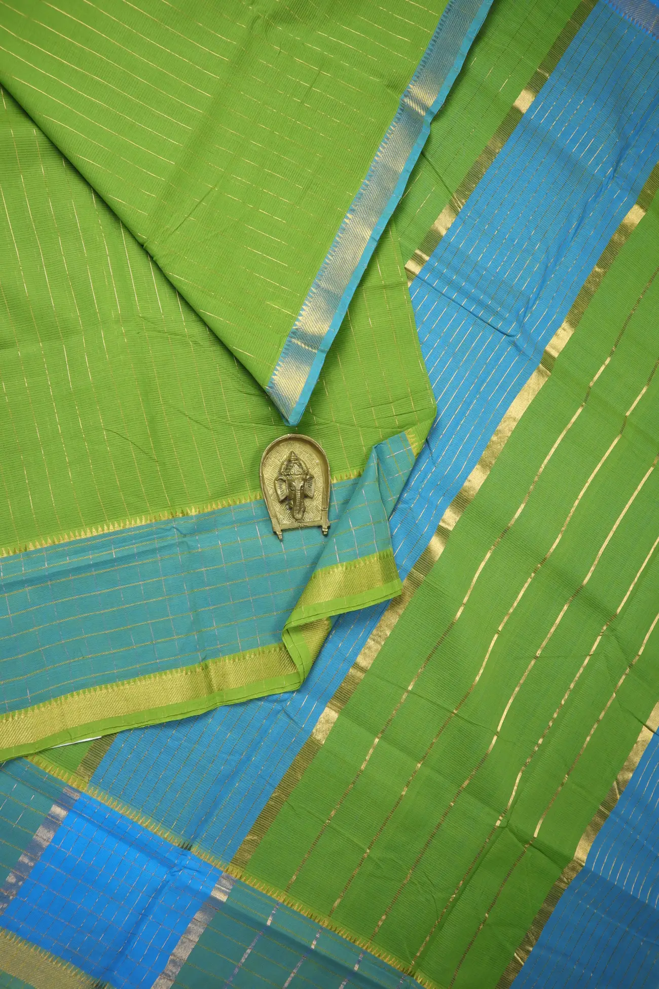light-green-vertical-stripes-mangalagiri-saree-ml002850-a