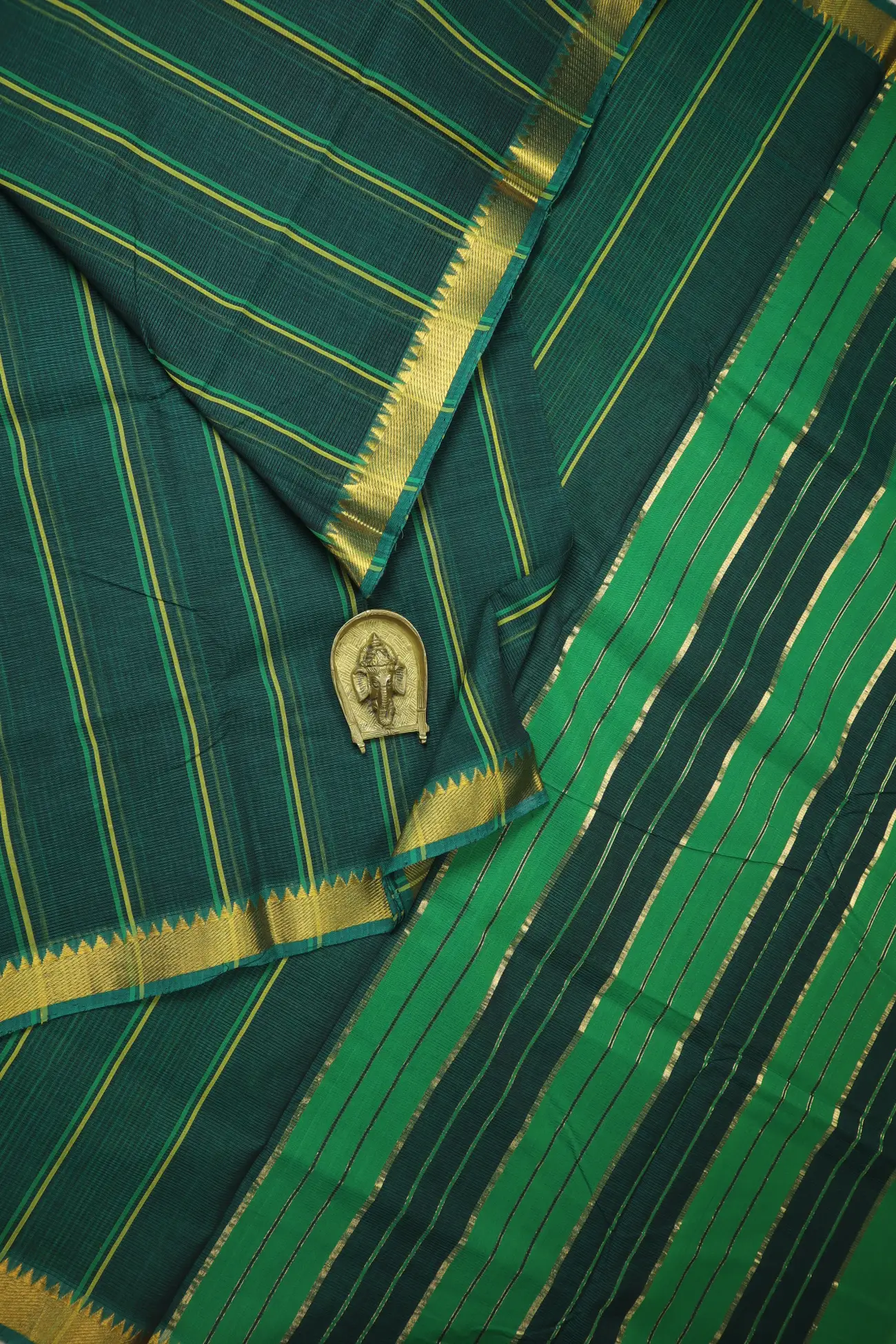 dark-green-bavanji-border-mangalagiri-saree-ml002847-a