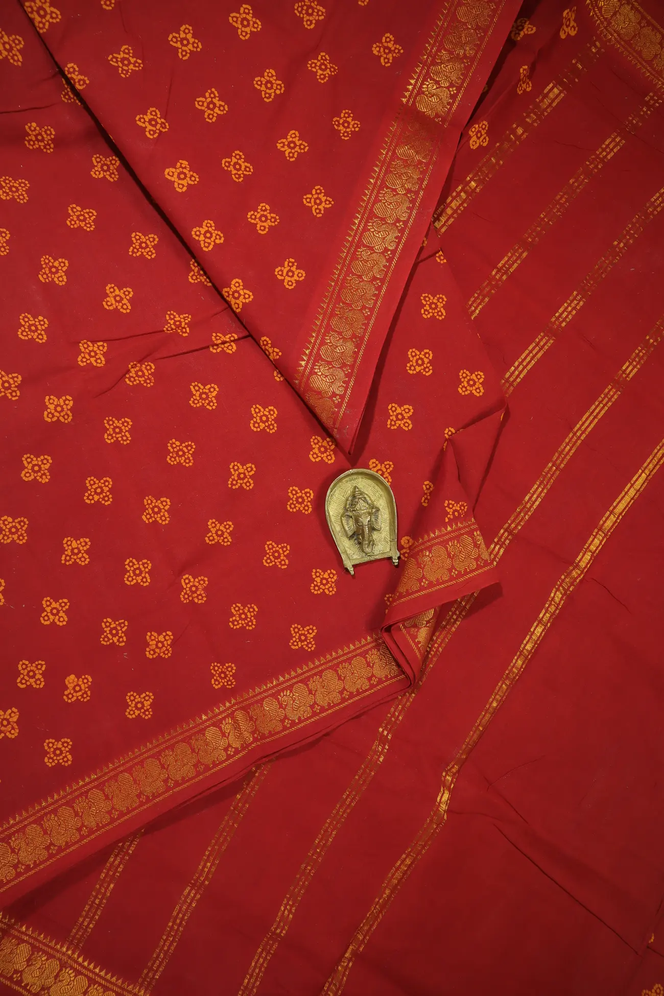 red-flower-madurai-sungudi-saree-ss005915-a