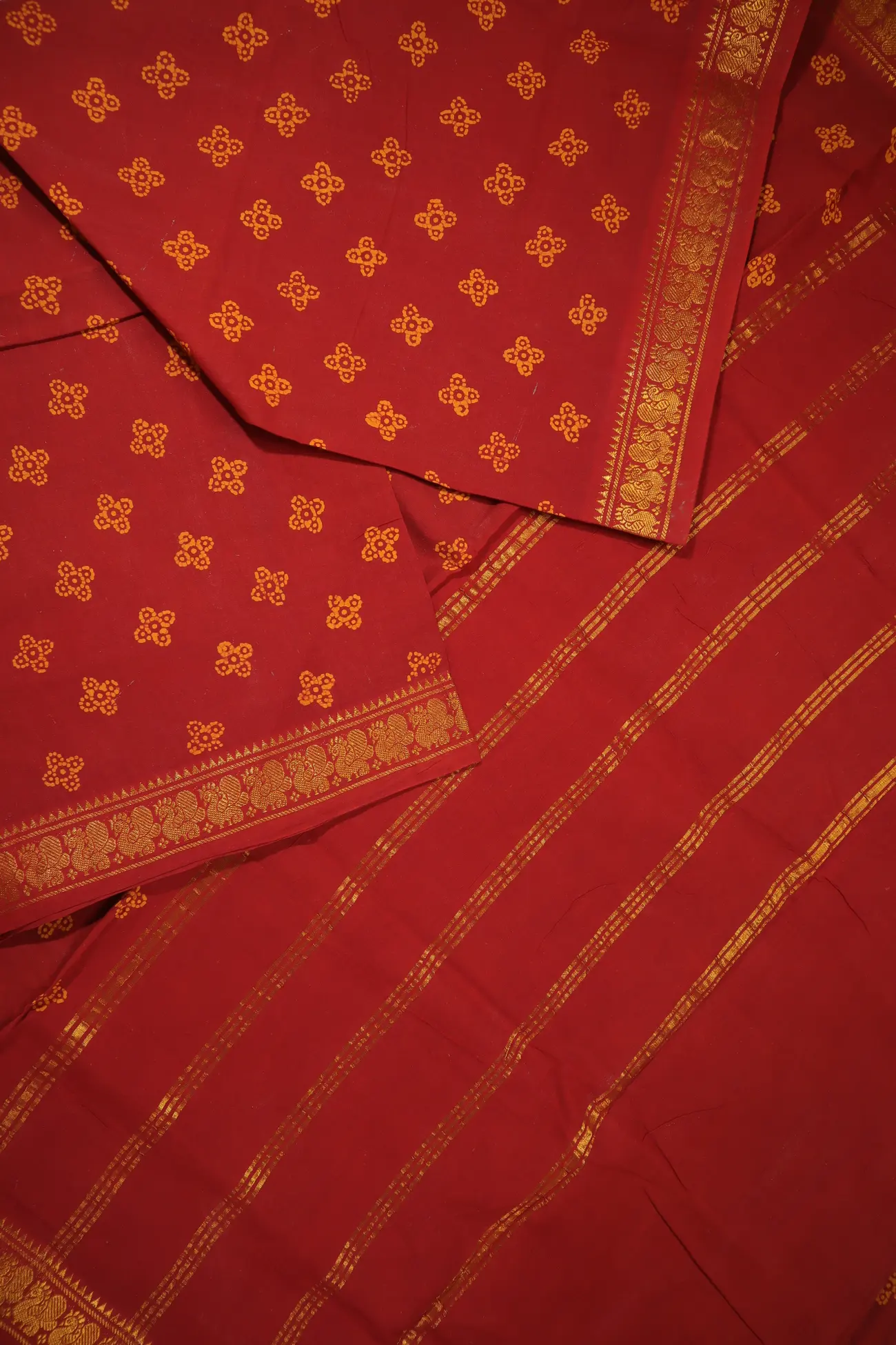 red-flower-madurai-sungudi-saree-ss005915-b