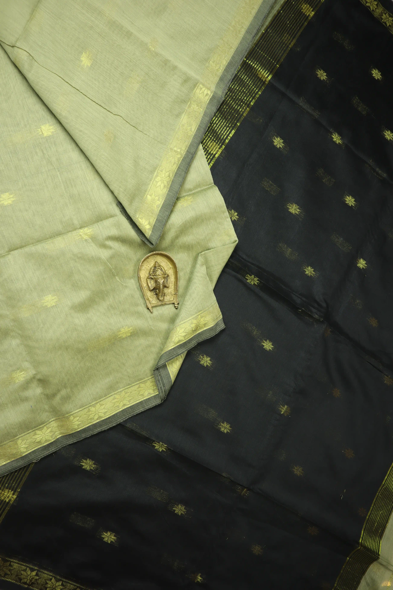 tan-flower-bengal-saree-kh001997-a