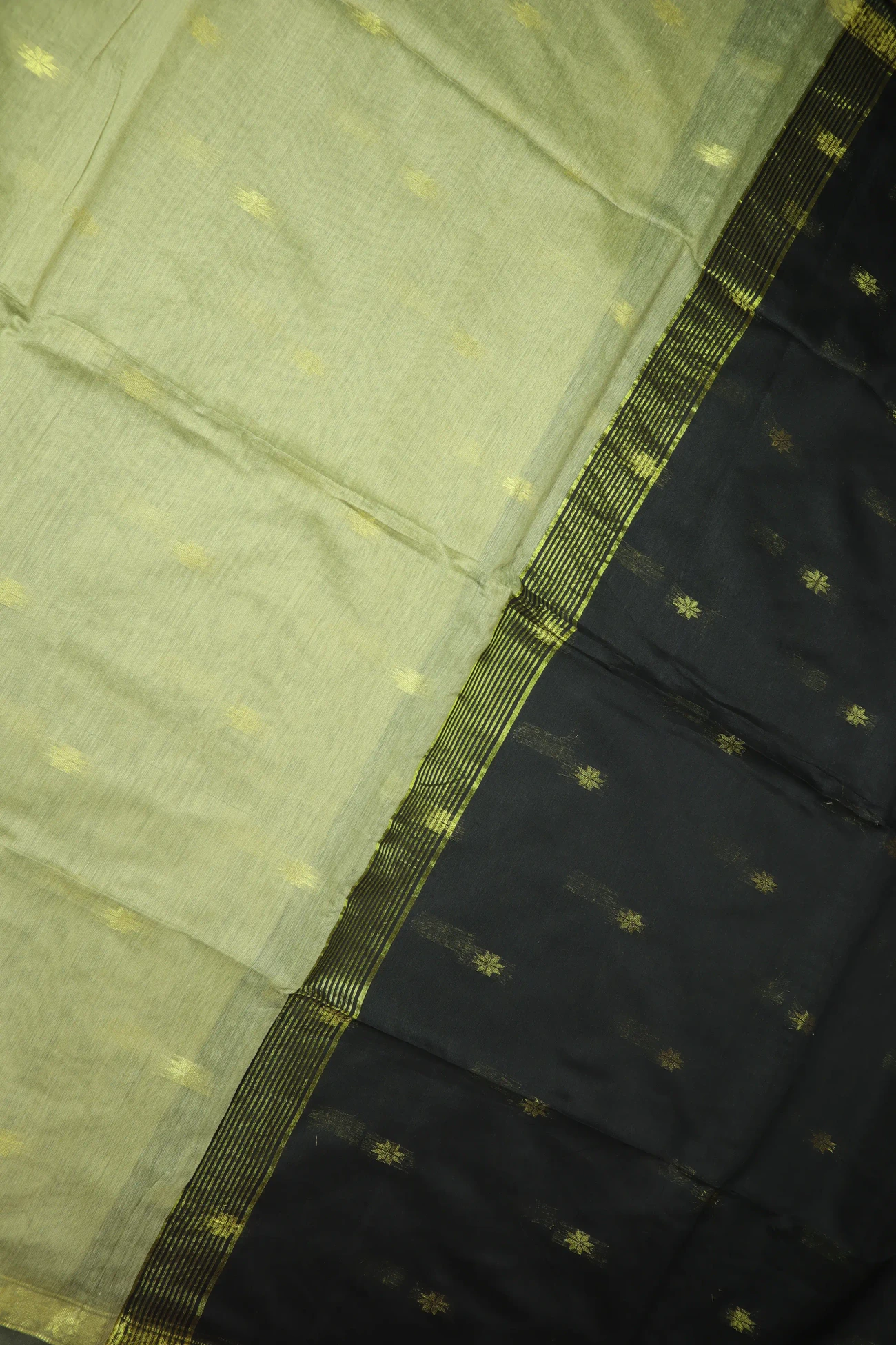 tan-flower-bengal-saree-kh001997-c