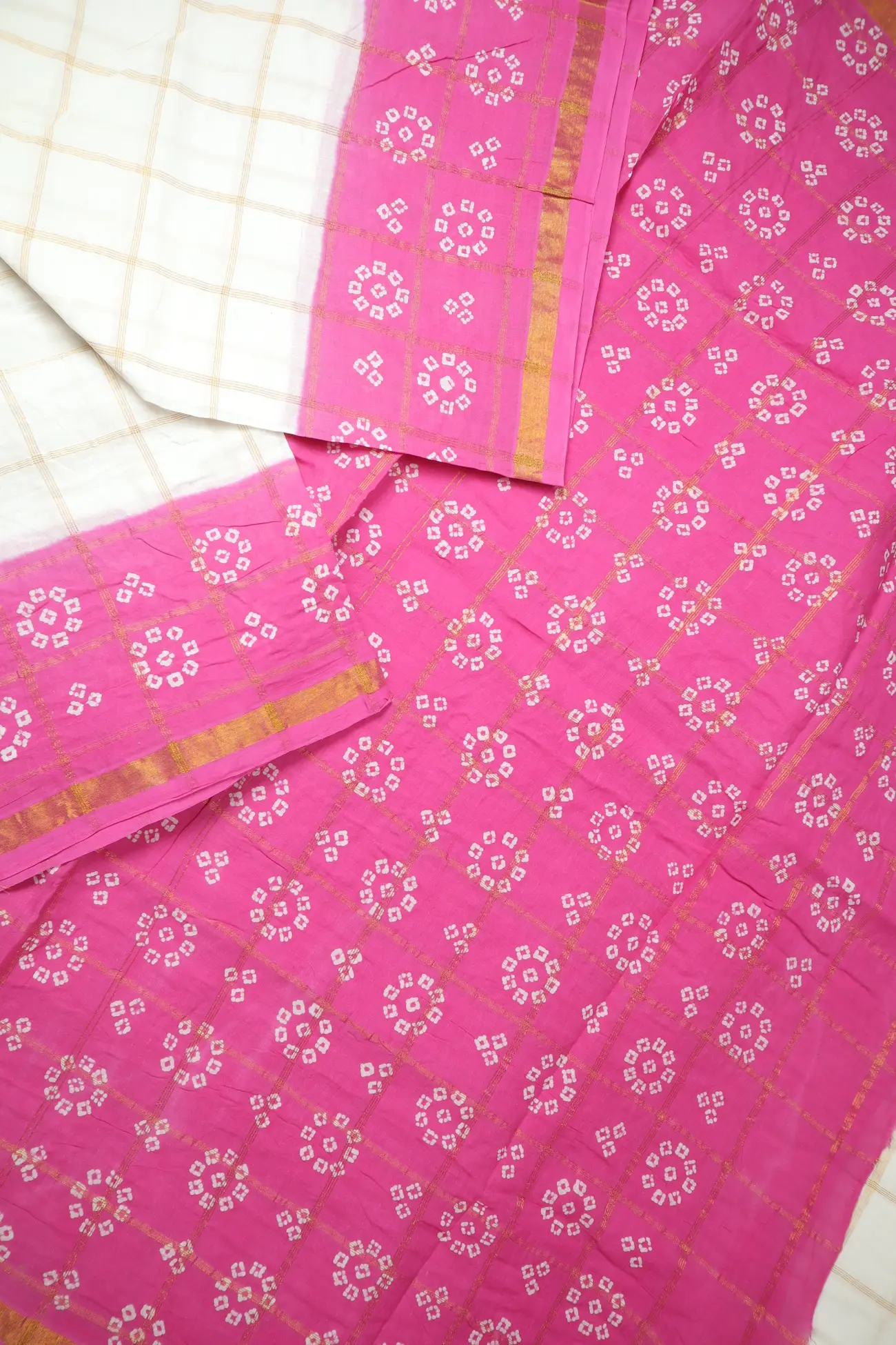 white-flower-checked-madurai-sungudi-saree-ss006262-b
