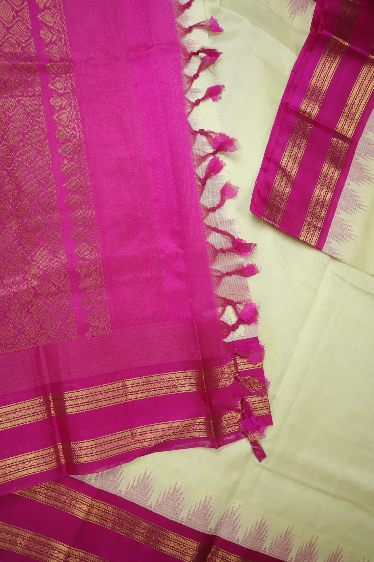 off-white-thalampoo-reku-silk-cotton-saree-sc003007-d