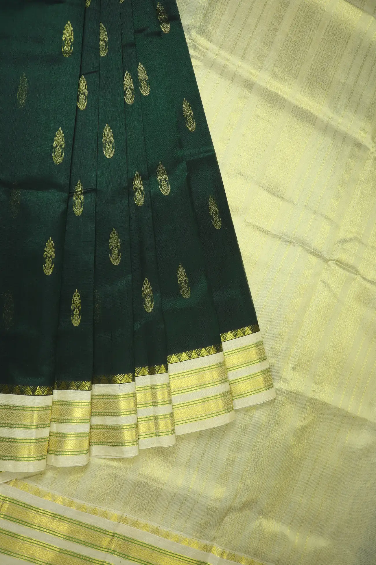dark-green-temple-silk-cotton-saree-sc002997-a