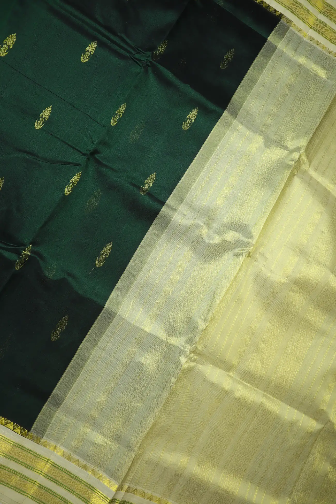 dark-green-temple-silk-cotton-saree-sc002997-c