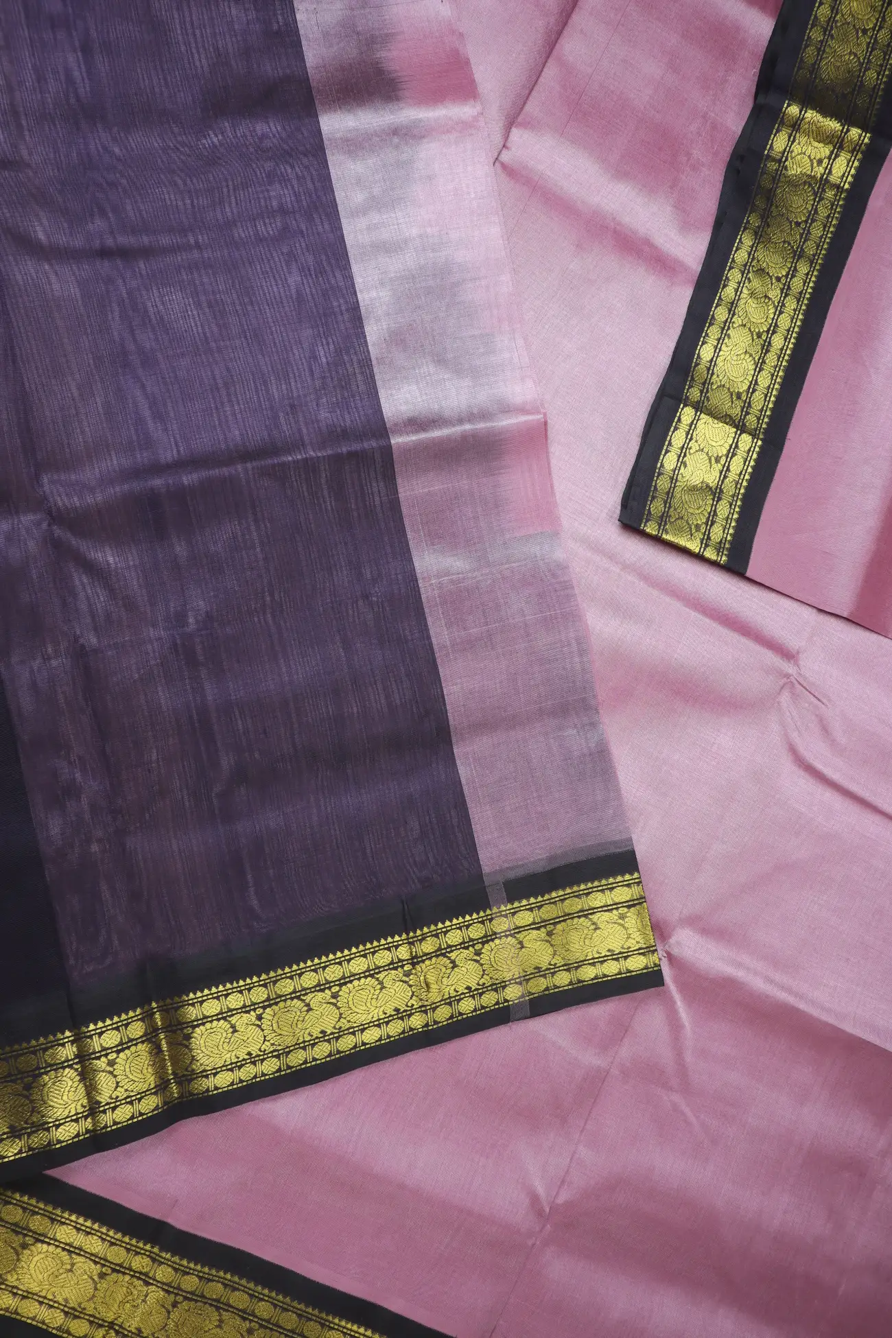 plum-peacock-silk-cotton-saree-sc002995-e