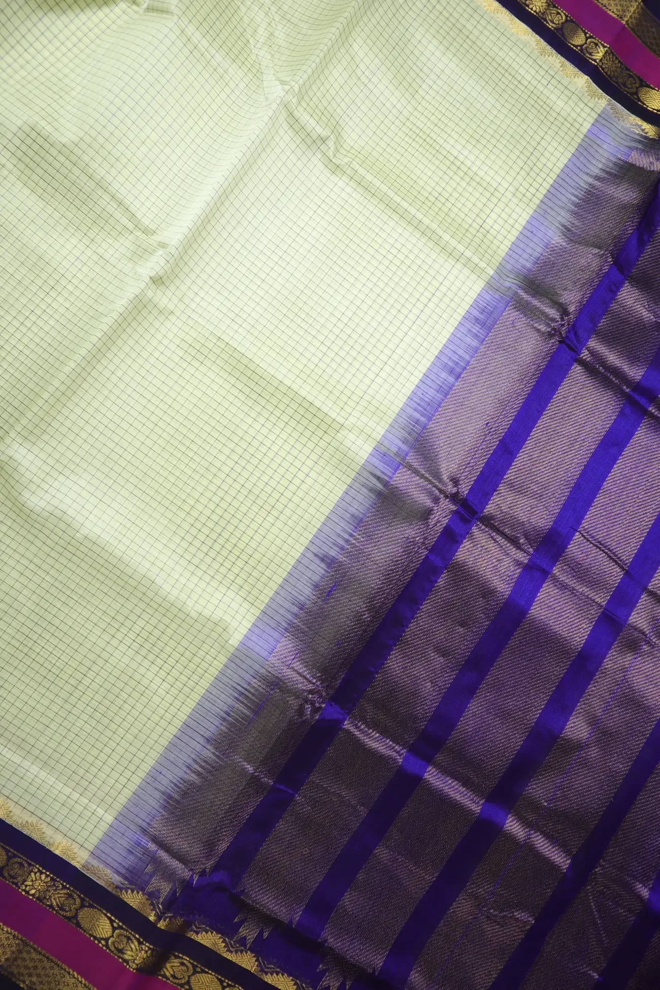beige-checked-temple-silk-cotton-saree-sc003001-c