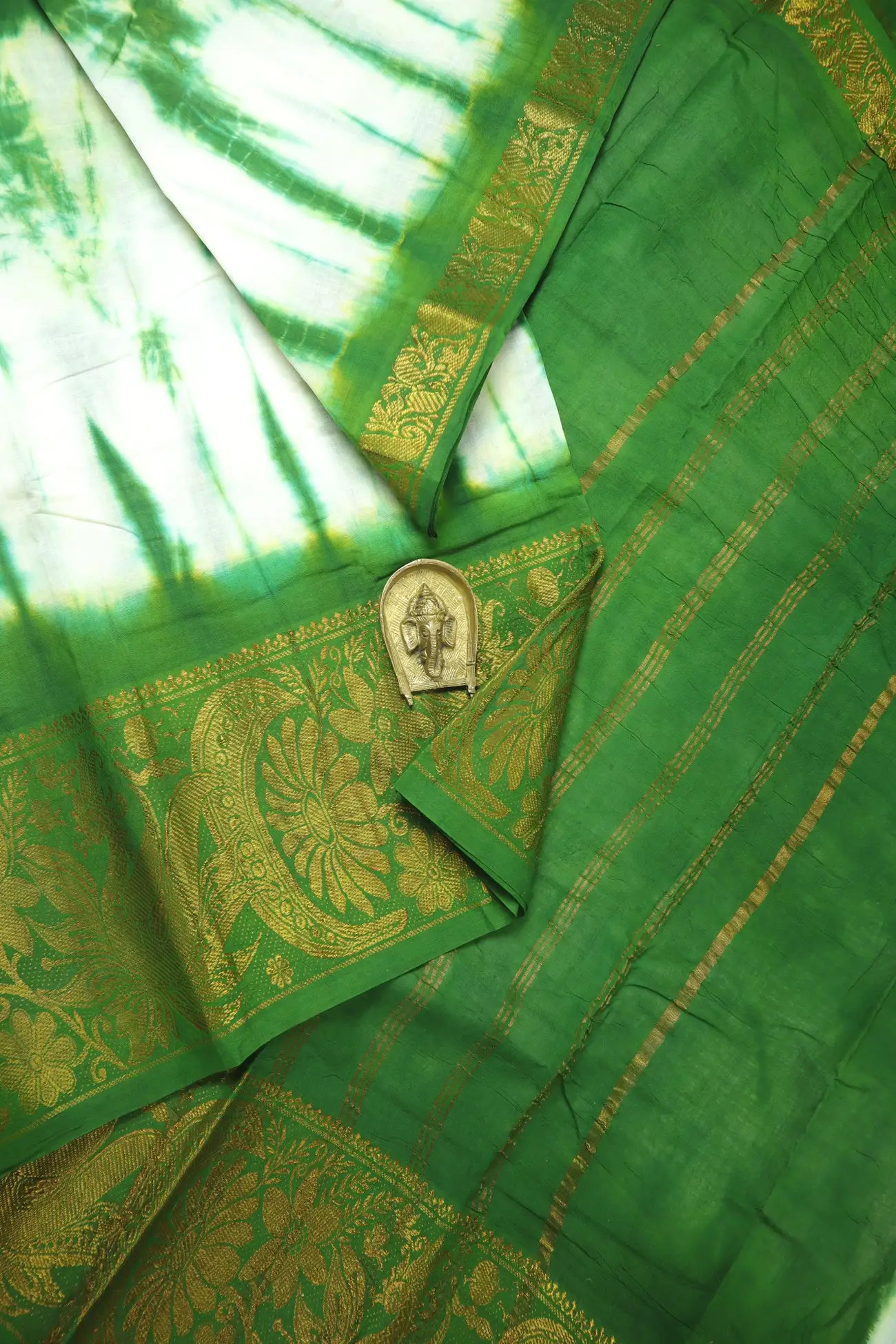 off-white-batik-madurai-sungudi-saree-ss006260-a