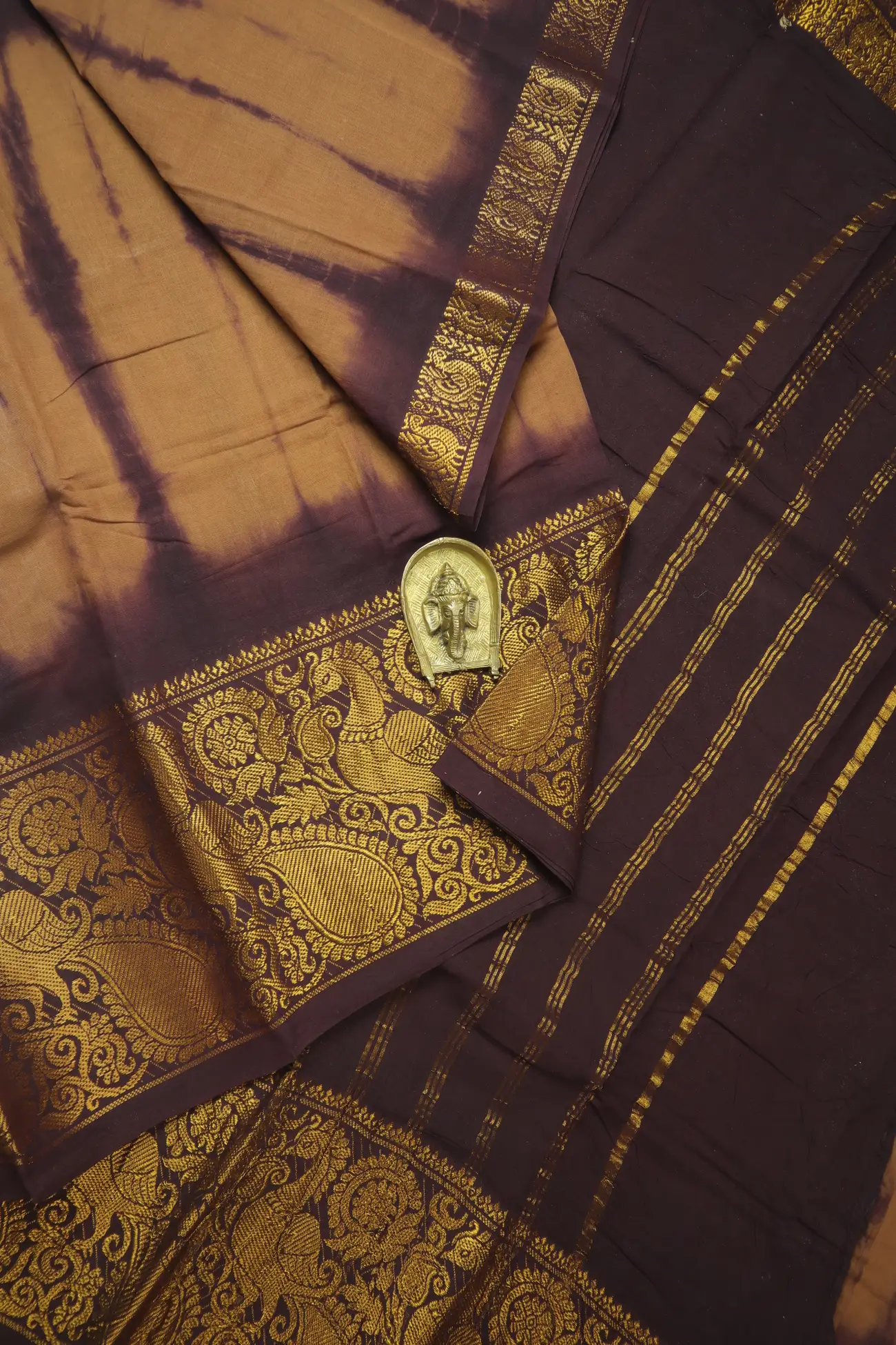 brown-batik-madurai-sungudi-saree-ss006259-a