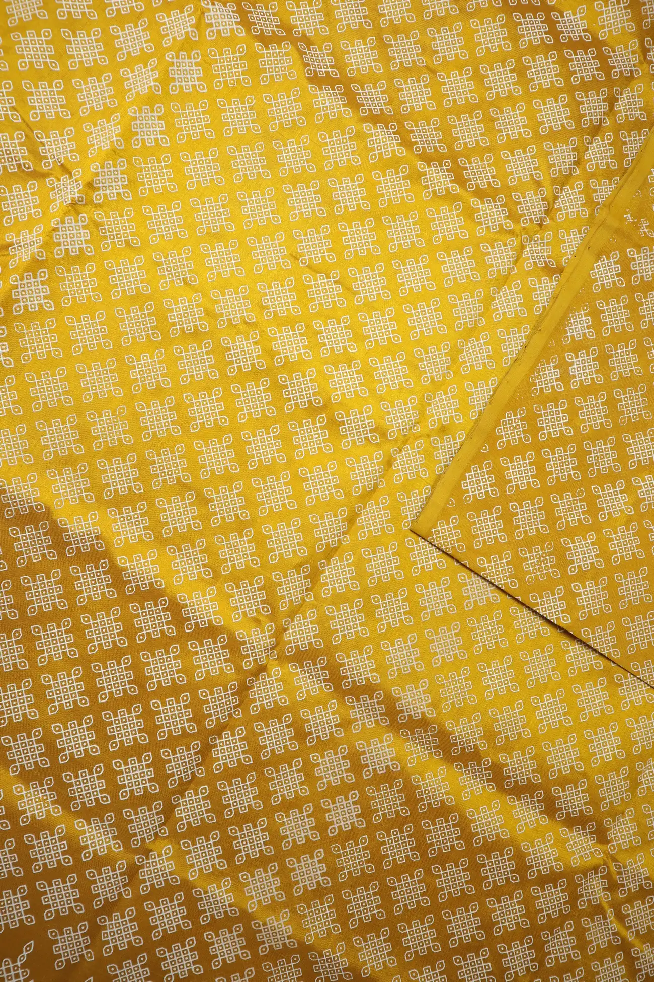 gold-kolam-kanchi-silk-cotton-saree-sc003011-d
