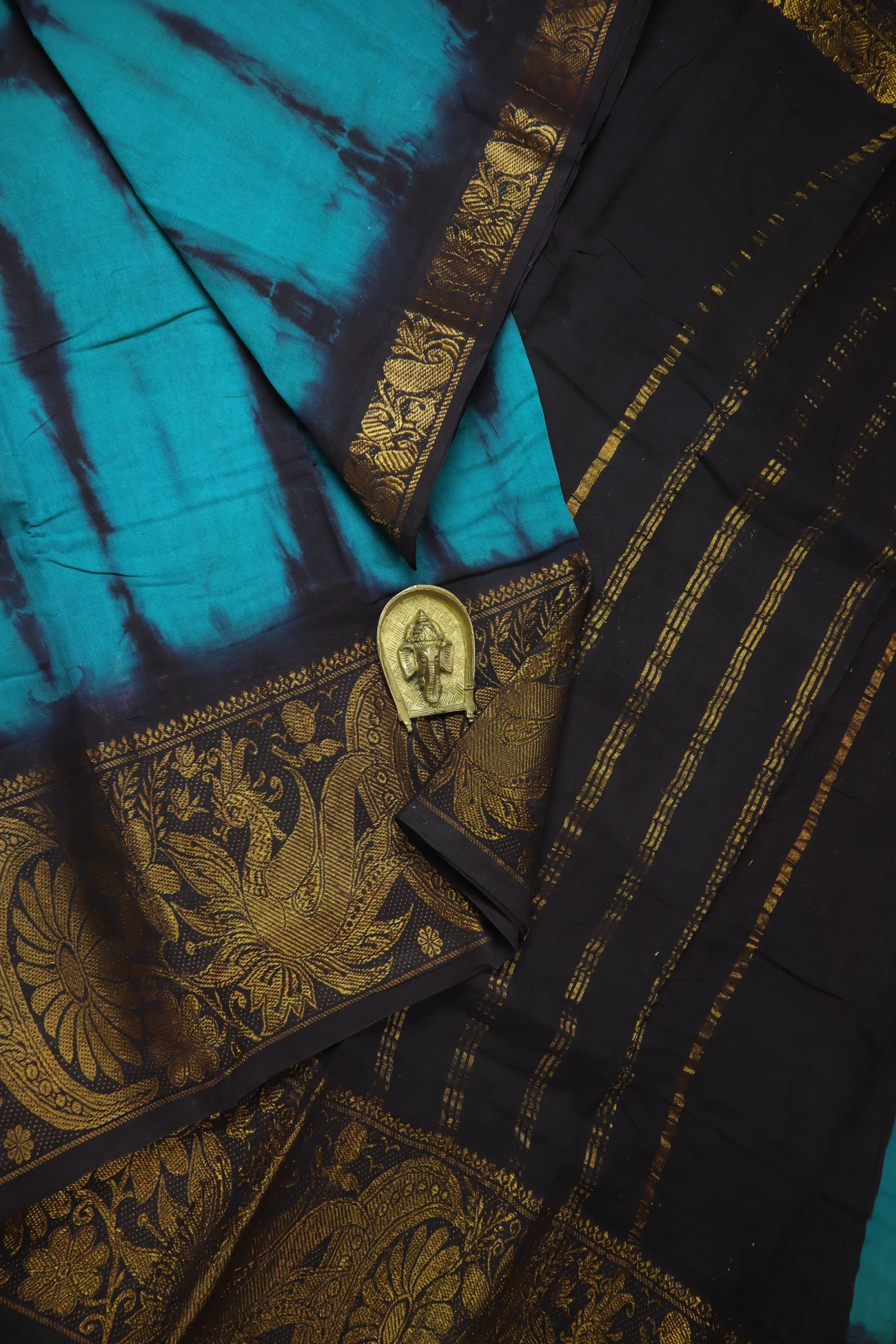 teal-batik-madurai-sungudi-saree-ss006248-a