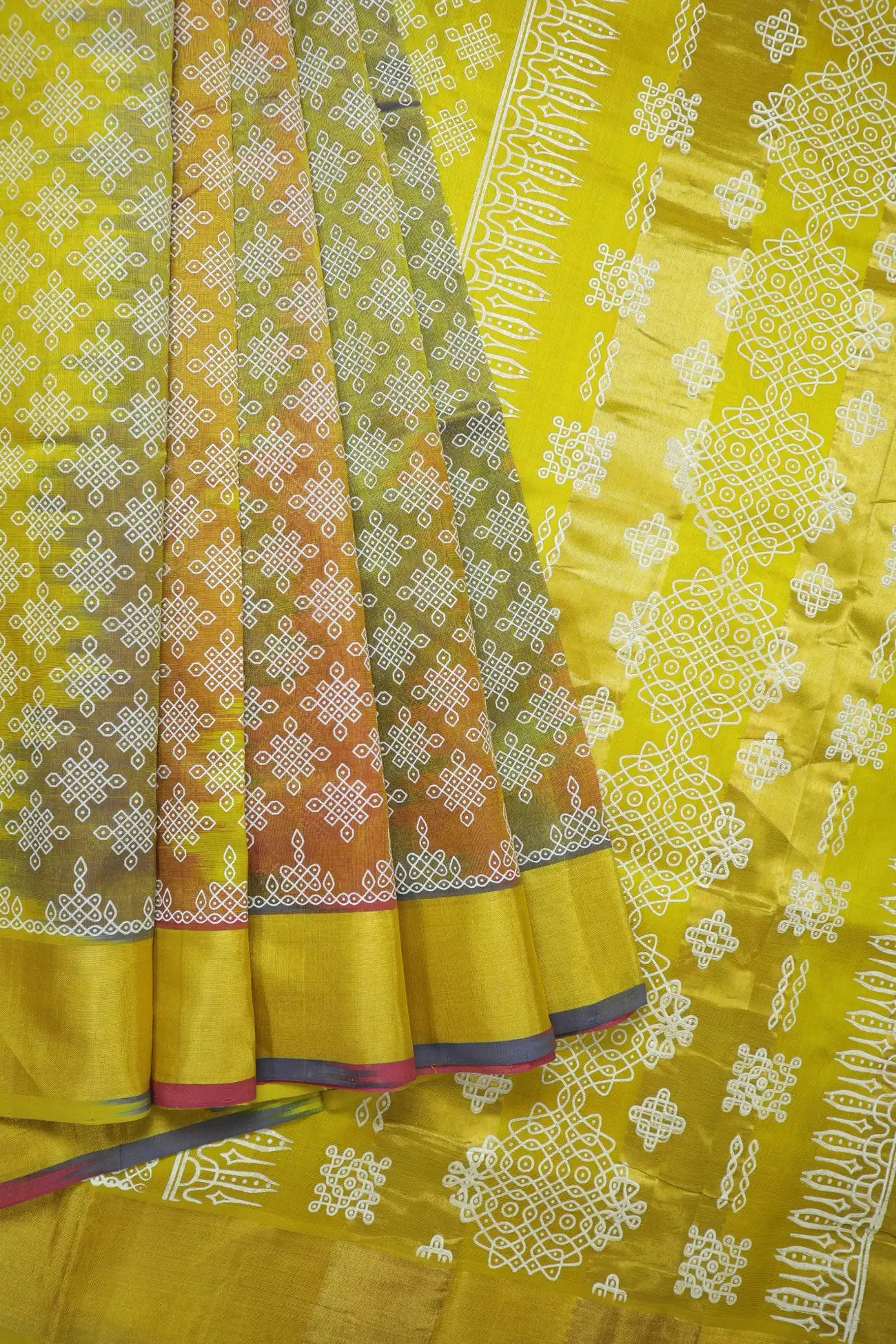 gold-kolam-kanchi-silk-cotton-saree-sc003015-a