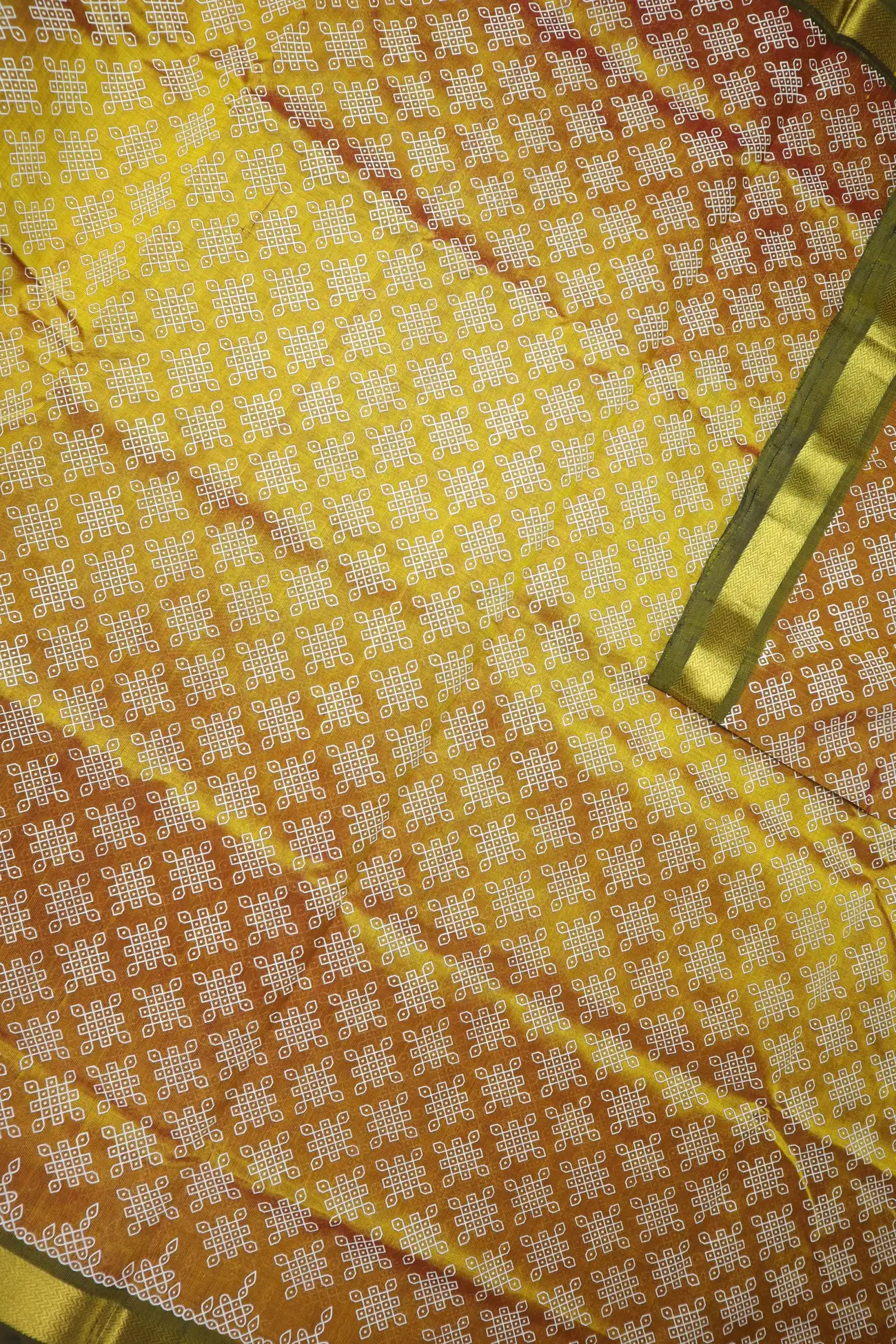gold-kolam-kanchi-silk-cotton-saree-sc003021-e
