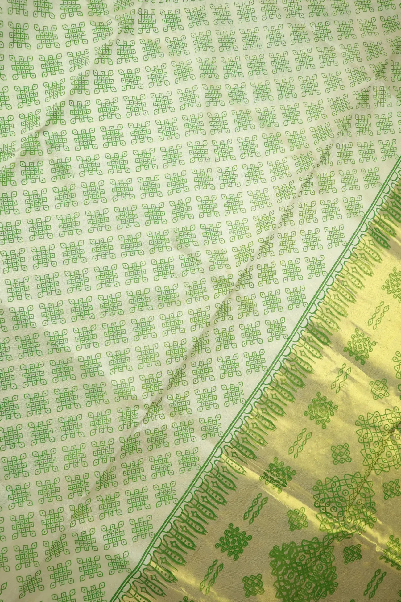white-kolam-kanchi-silk-cotton-saree-sc003012-d