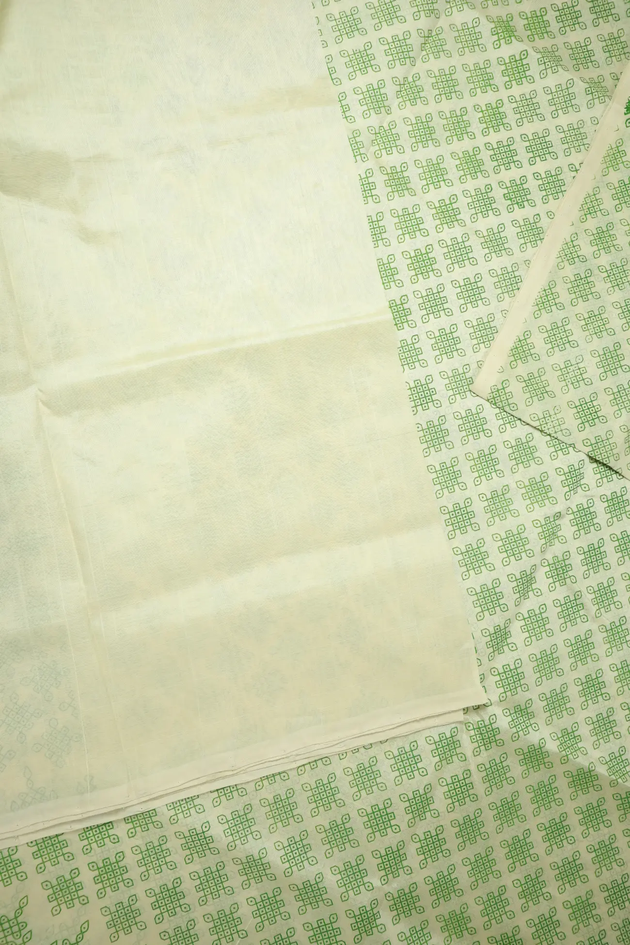 white-kolam-kanchi-silk-cotton-saree-sc003012-f