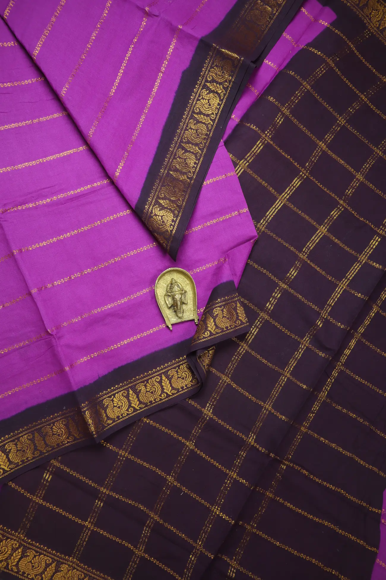 magenta-peacock-veldhari-madurai-sungudi-saree-ss006272-a