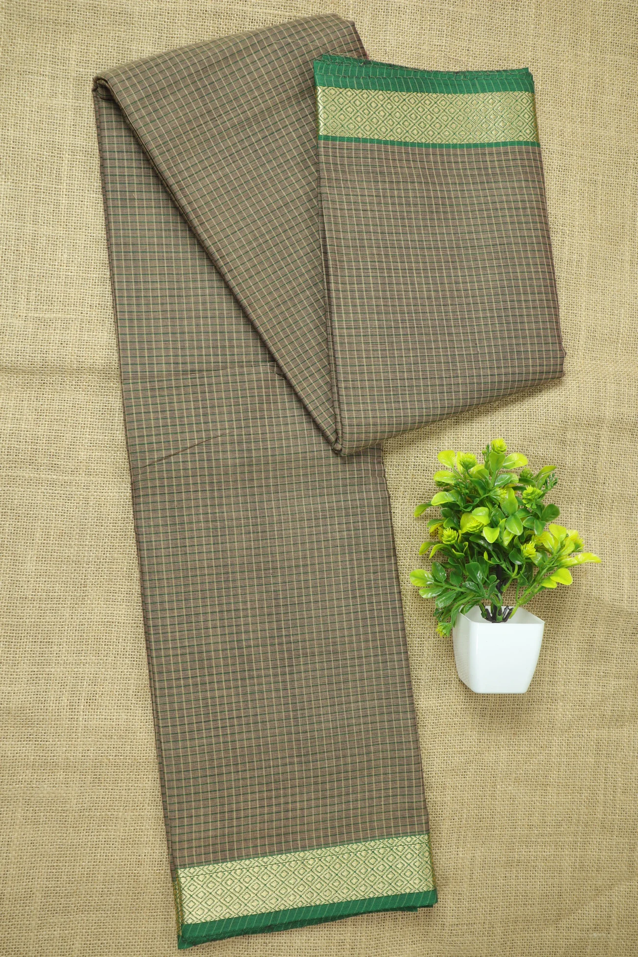 brown-diamoned-checked-saree-ck002752-a