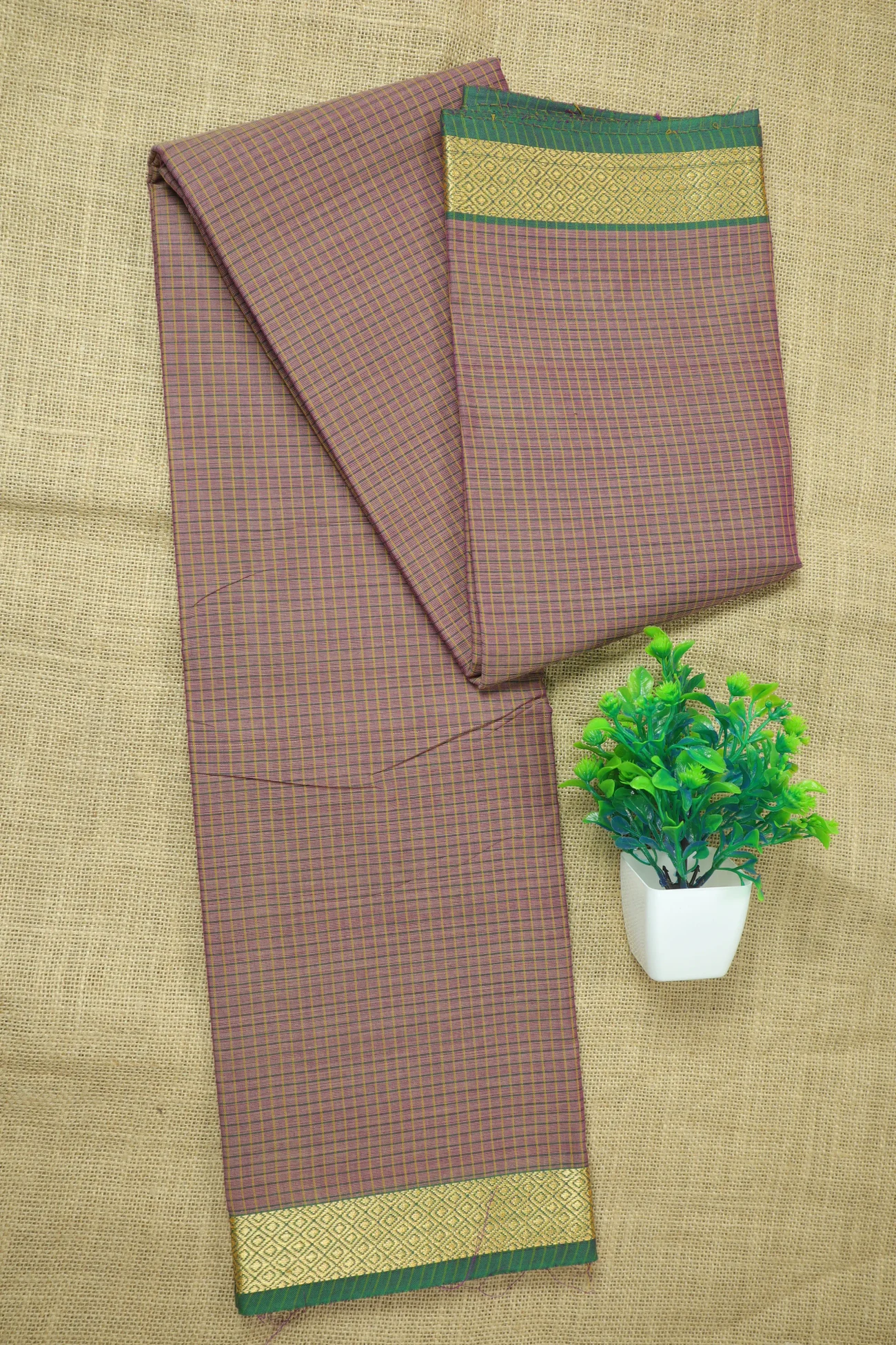 plum-diamoned-checked-saree-ck002747-a