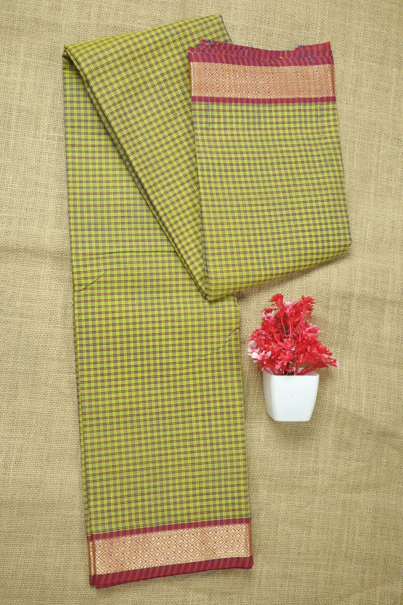 light-green-diamoned-checked-saree-ck002743-a