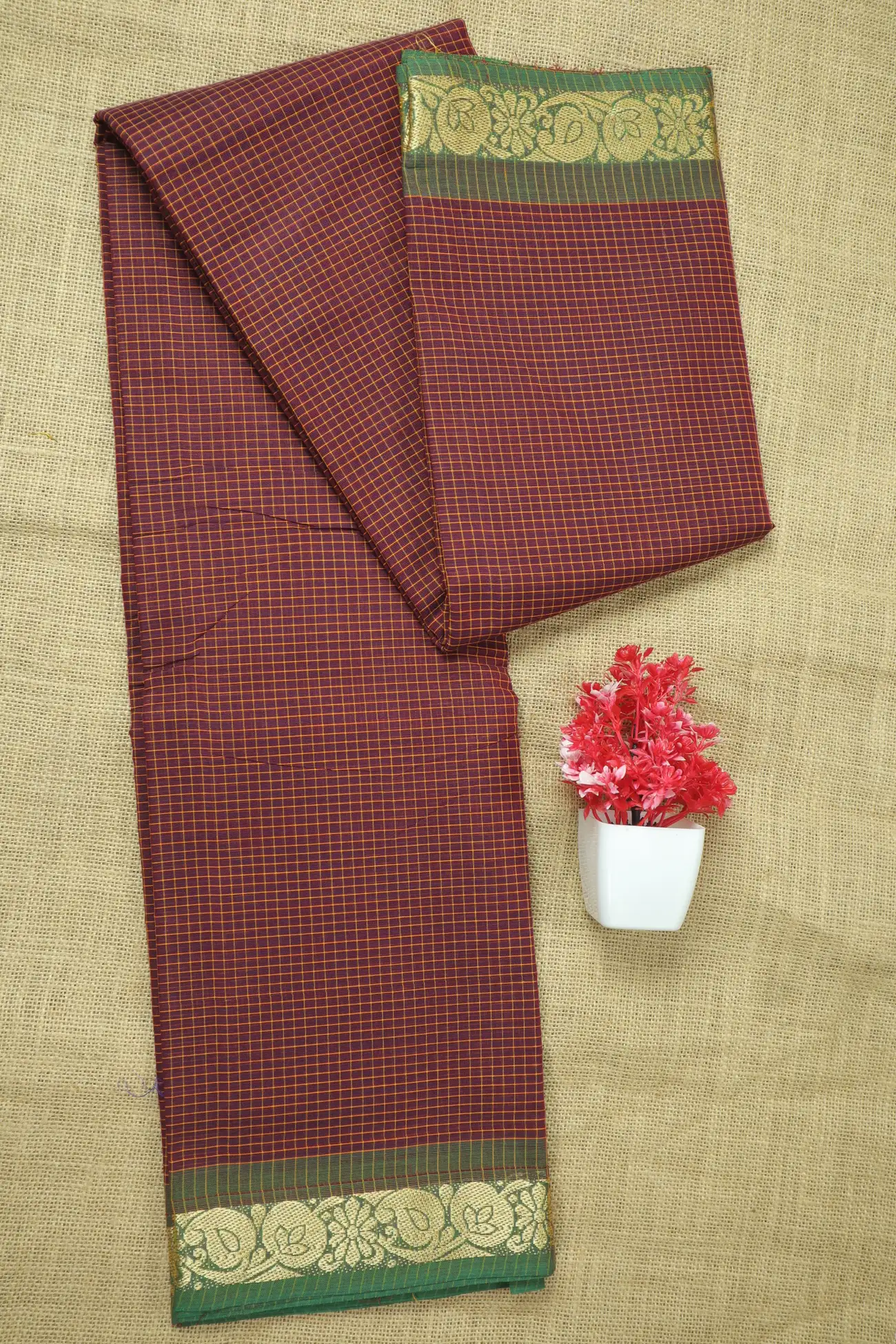 maroon-flower-checked-saree-ck002749-a