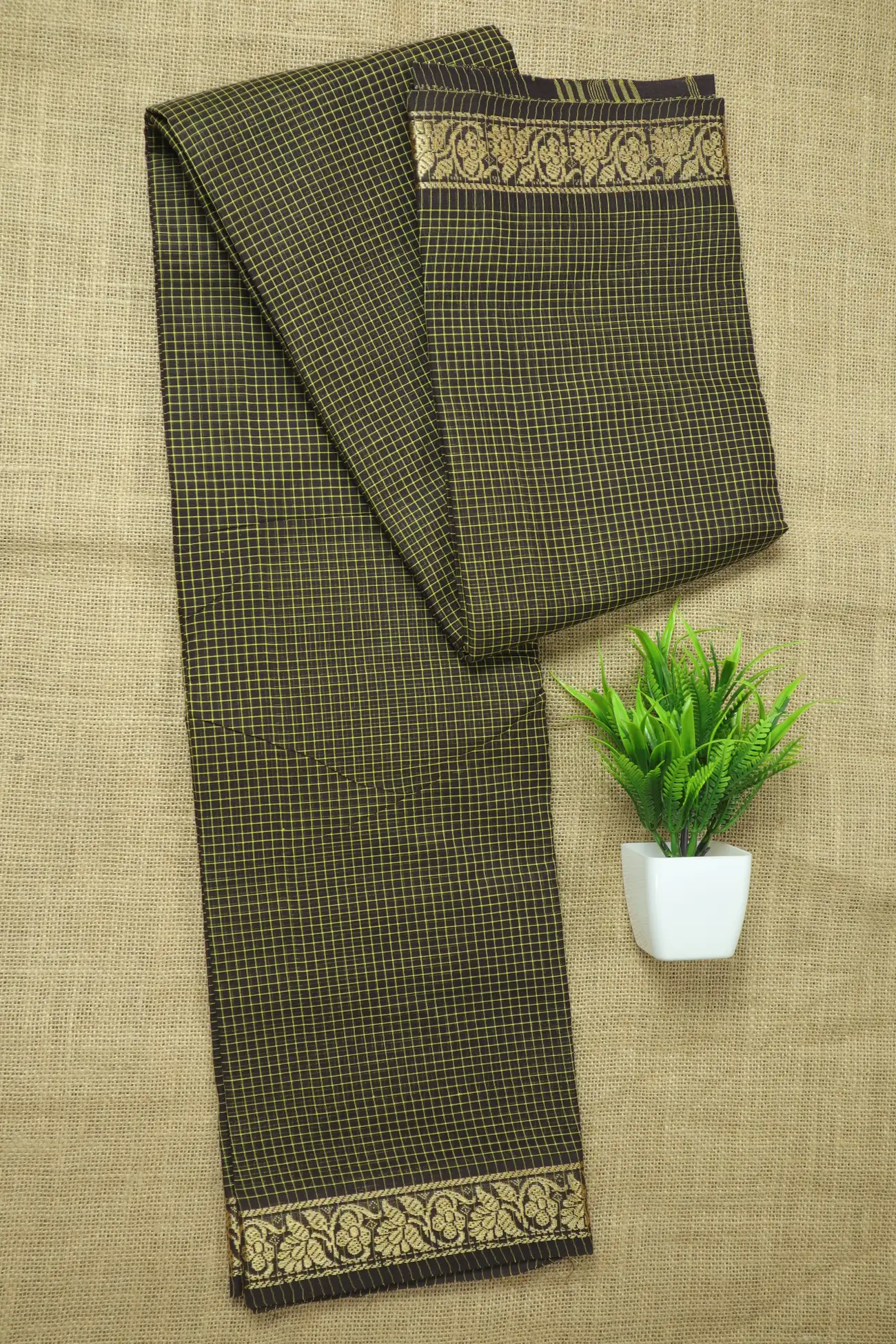 coffee-brown-flower-checked-saree-ck002739-a