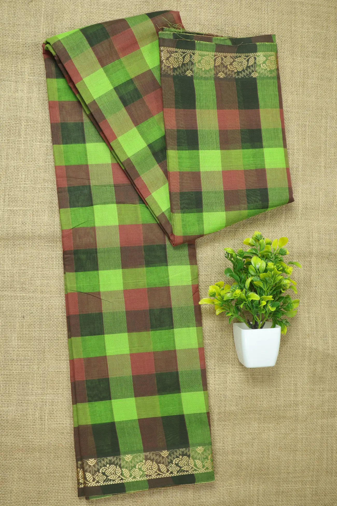 green-palum-pazhamum-checked-saree-ck002765-a