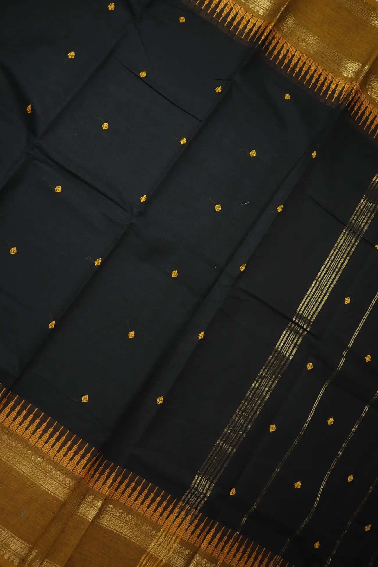 black-oosi-gopuram-grand-chettinad-saree-gc002425-c