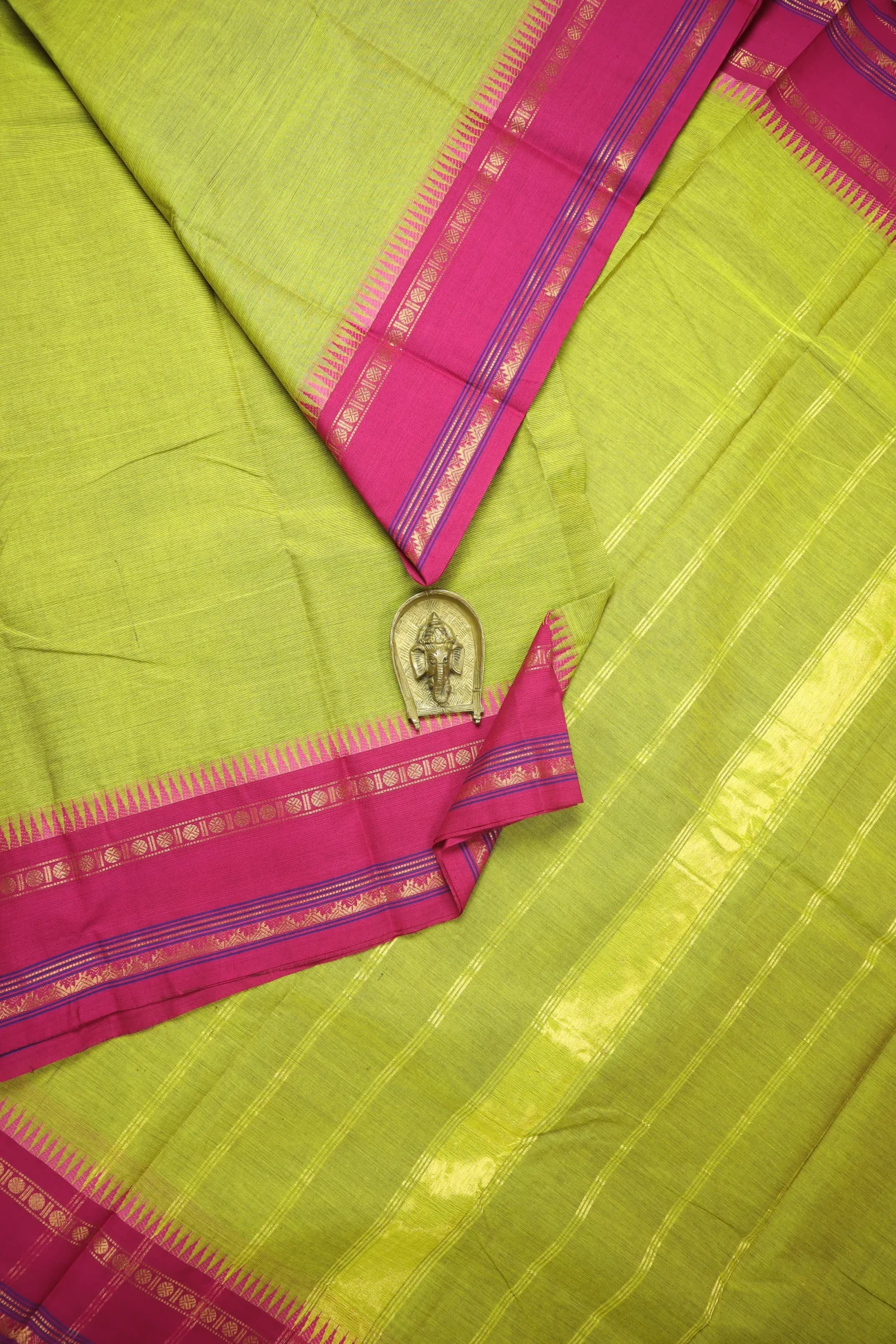 light-green-oosi-gopuram-grand-chettinad-saree-gc002540-a