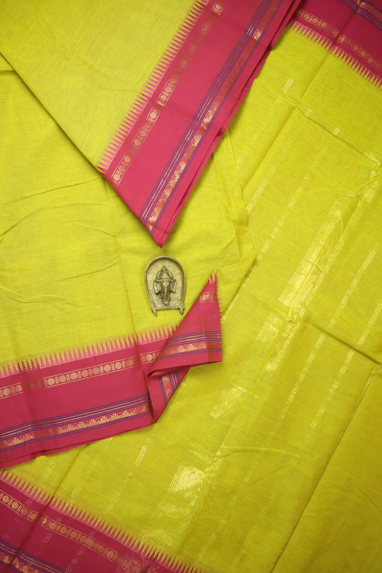 mustard-oosi-gopuram-ruthratcham-grand-chettinad-saree-gc002530-a