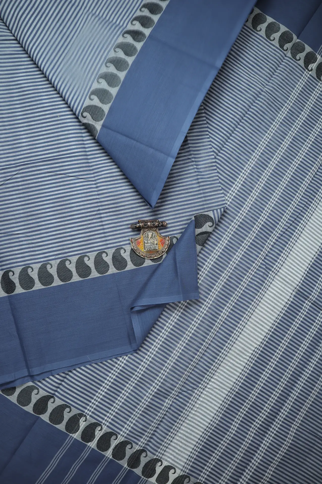 gray-mango-horizontal-stripes-grand-chettinad-saree-gc002576-a