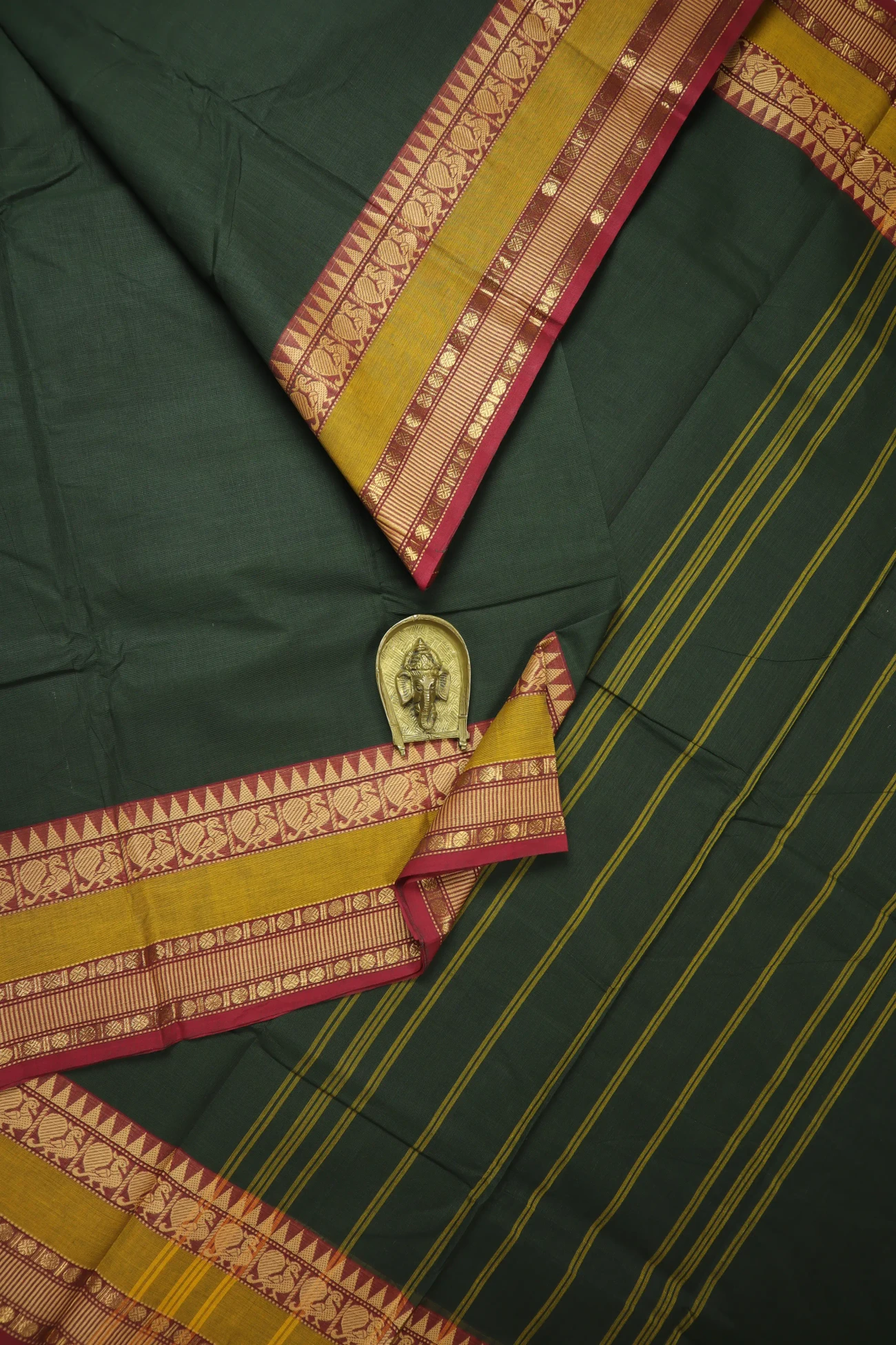 dark-green-temple-ruthratcham-grand-chettinad-saree-gc002584-a