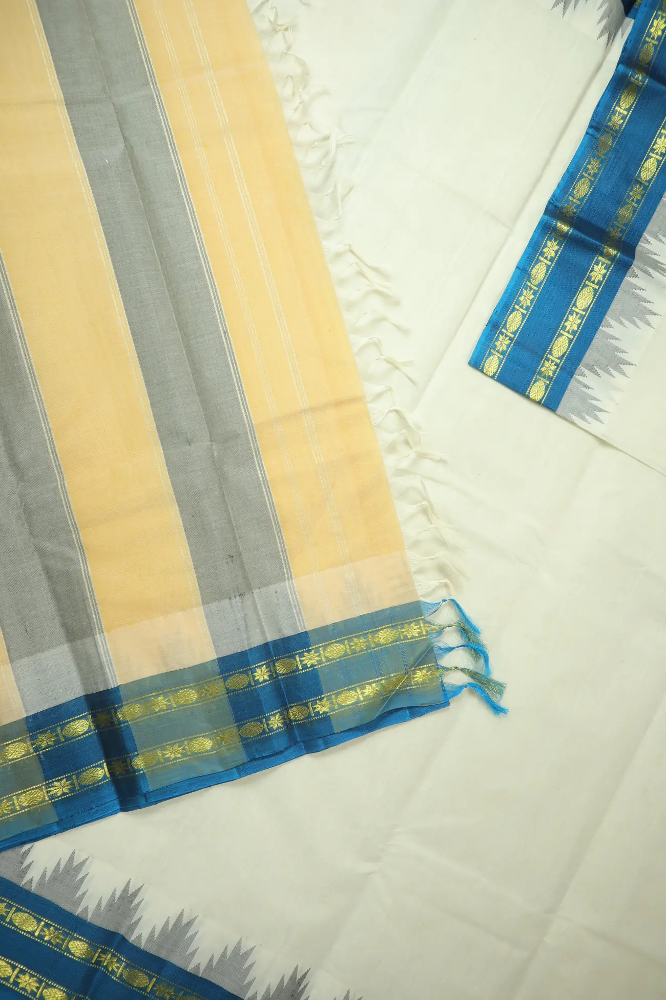 white-thalampoo-reku-ruthratcham-gadwal-saree-sb000084-d