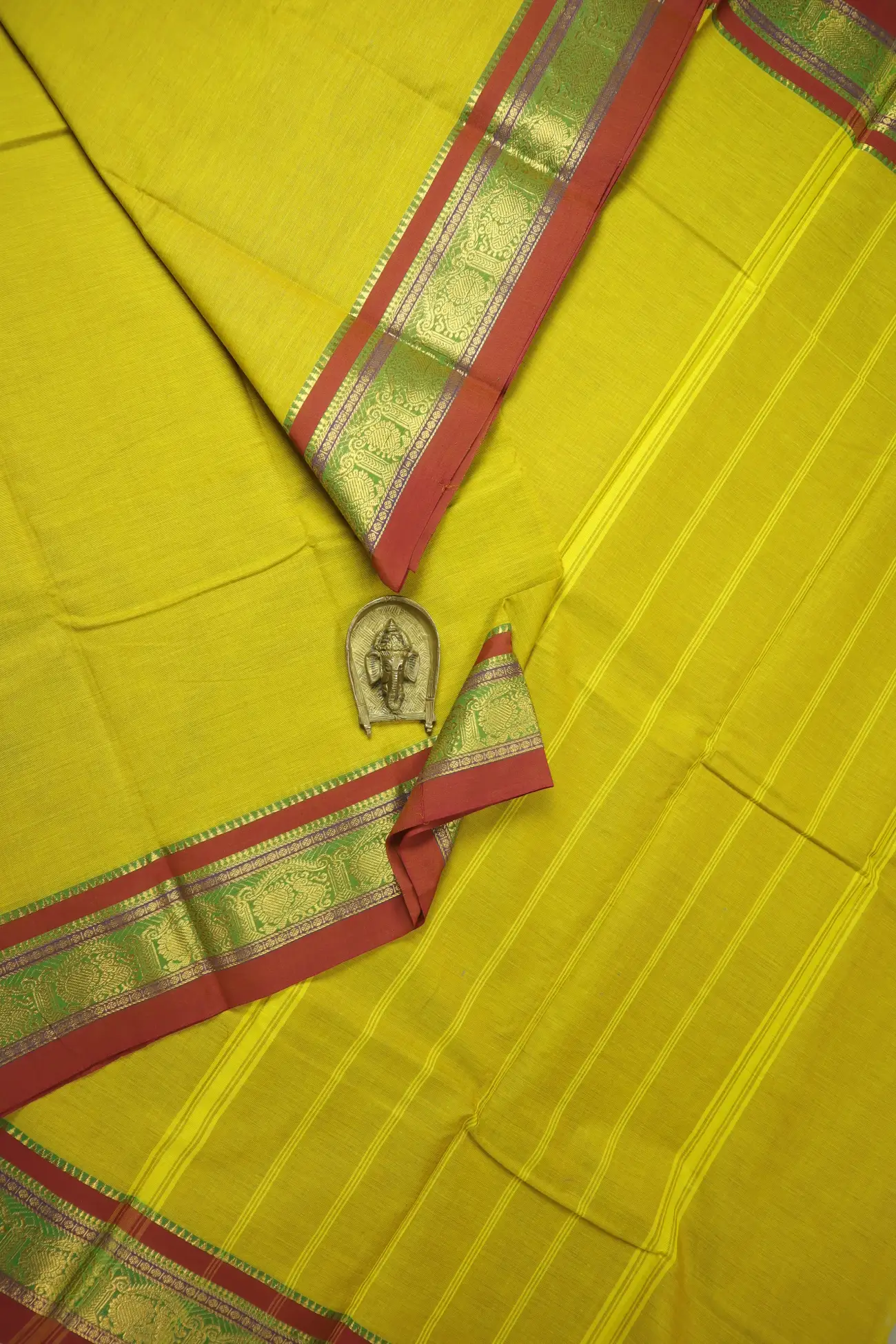 mustard-peacock-kundavai-saree-kun000075-a