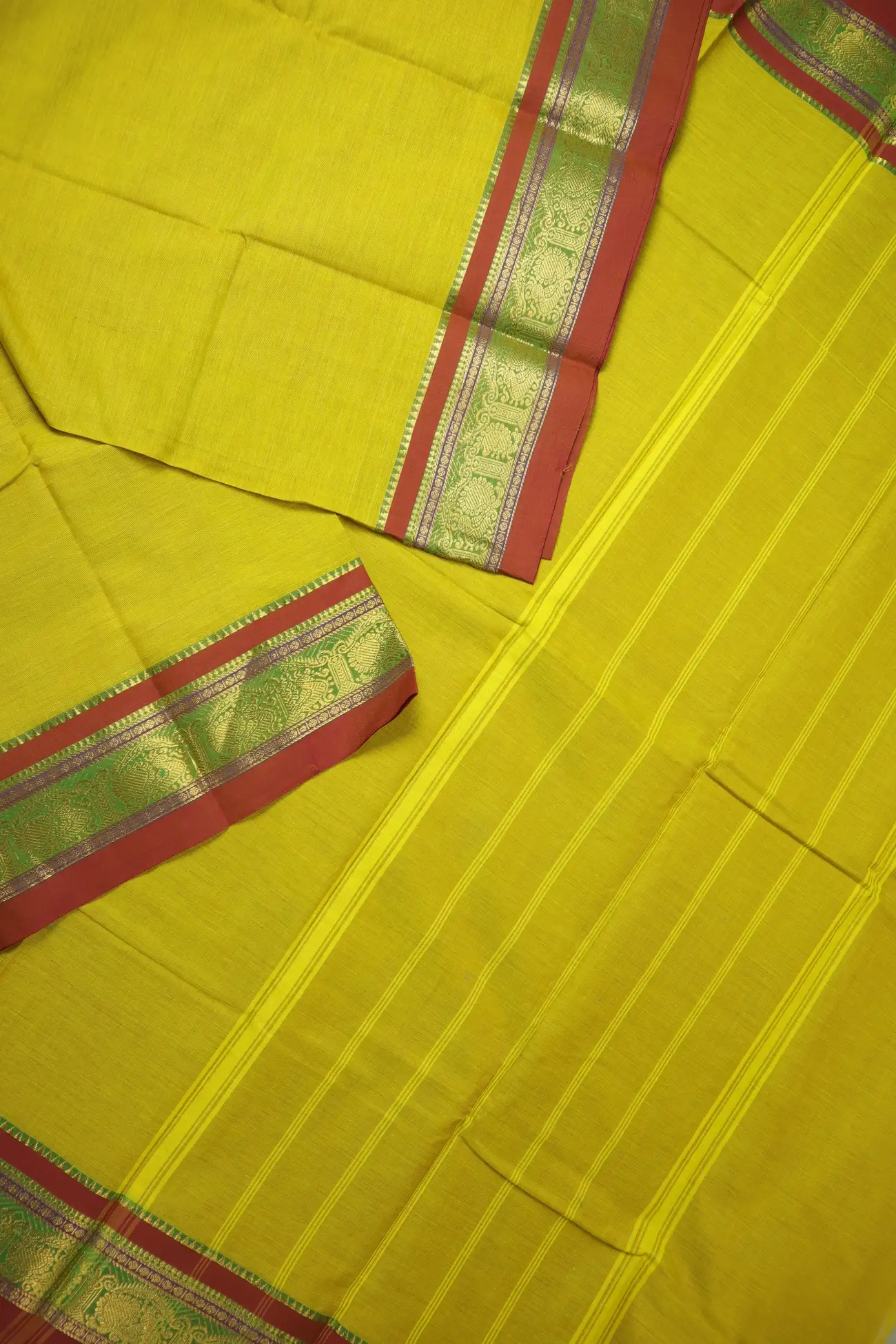mustard-peacock-kundavai-saree-kun000075-b